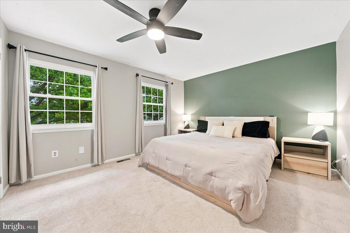BEAVER RUN KNOLL - Residential