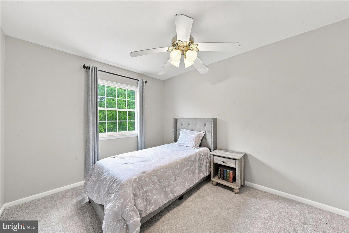 BEAVER RUN KNOLL - Residential