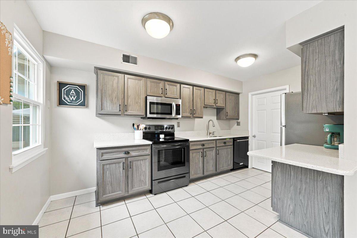 BEAVER RUN KNOLL - Residential