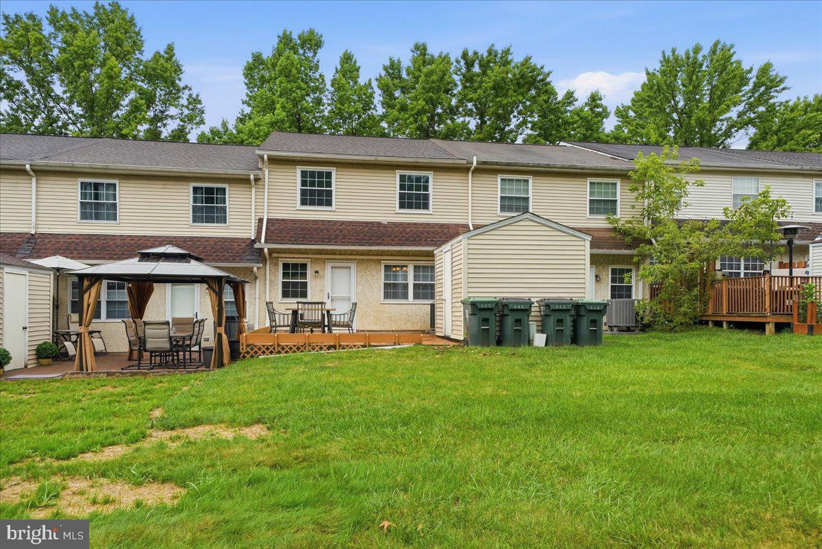 BEAVER RUN KNOLL - Residential