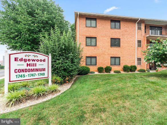 EDGEWOOD CONDOMMINIUMS - Residential
