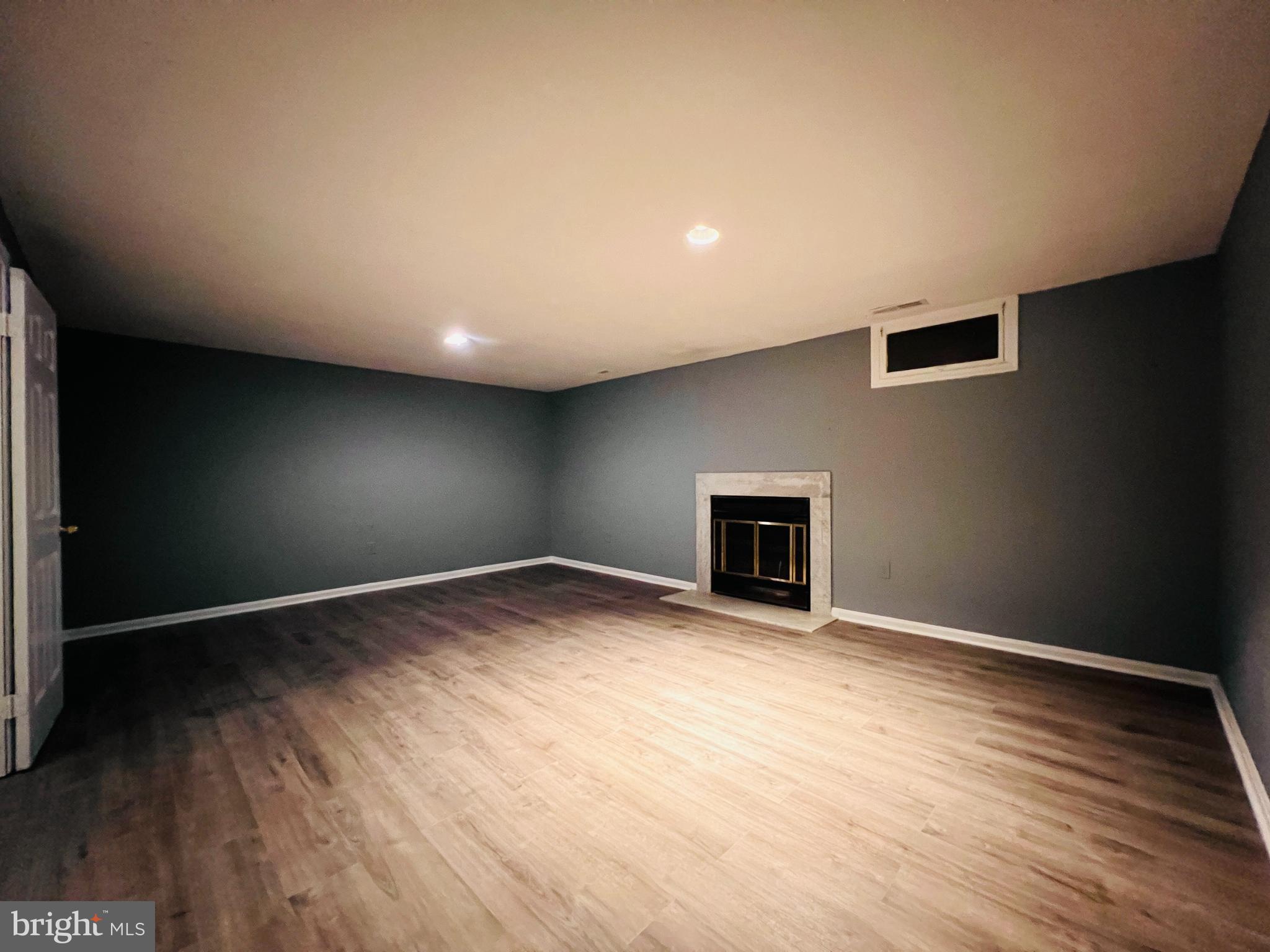CHURCHILL TOWN SECTOR - Residential Lease