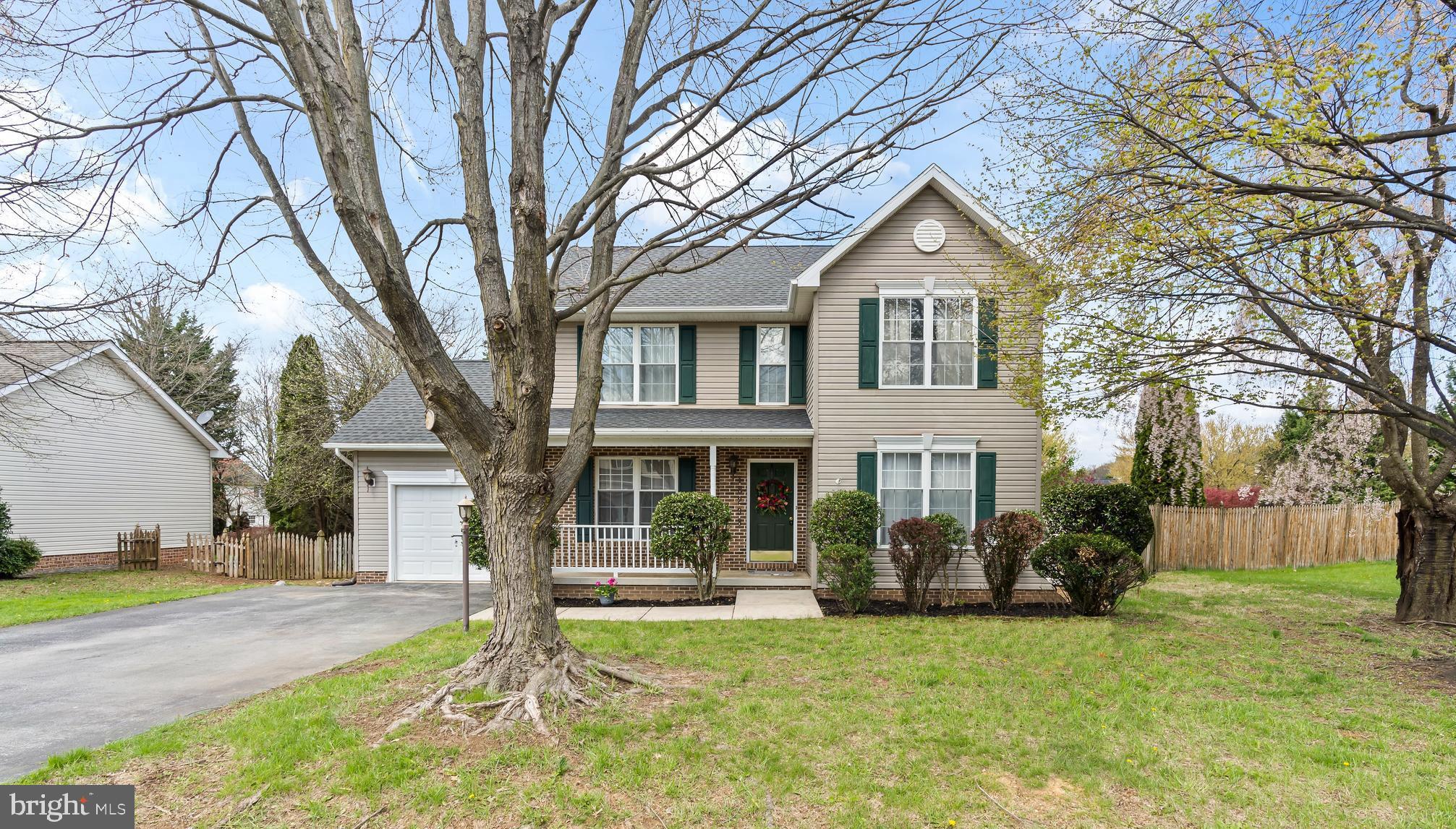 Welcome Home to 18238 Lyles Drive!  This  well kept and updated home features 3 very spacious bedrooms, 2.5 baths and over 2,300 sq ft of finished living space.  The first floor features beautiful hardwoods in most spaces.  Greet guests in the entry, and notice the living room/office in the front of the home...perfect for private reading or get away space.   The light infused family room features a wood burning fireplace and segues nicely into the recently redone kitchen with new cabinets and luxury vinyl flooring.  The kitchen  bump- out provides a wonderful breakfast area and access to the deck...perfect for that morning cup or evening glass.  The fenced yard is nice private oasis in a neighborhood setting.  The last space on the main level is the dedicated dining area off the kitchen.  The lower level features a large game/recreation room and an additional ample storage room.  The upper level features 2 large secondary Bedrooms, a hall bath,  and a nice primary bedroom with a 4 piece en-suite and walk in closet.  
Did I mention that the sellers have recently upgraded or replaced many of the "big ticket items" ?  Roof (2017 Arch Shingle), HVAC (2019) Kitchen update (2021), as well as painting exterior & porch, as well as refinishing deck.  
HOA includes community pool, basketball and tennis courts, and playground. Minutes from I70, and Competitively priced for the desirable St. James Village North community, this home is sure to please!