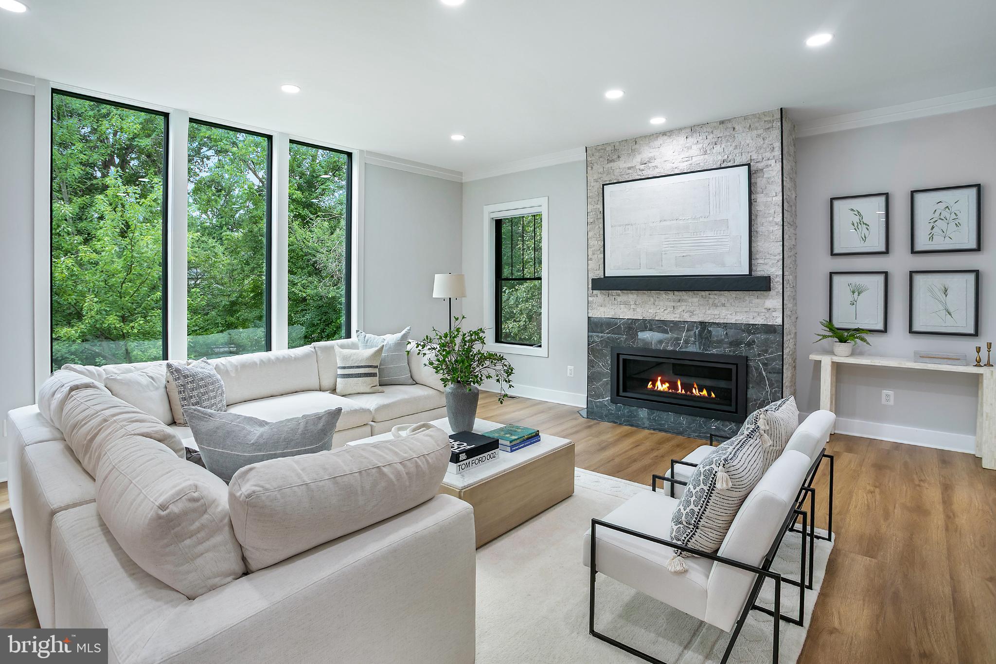 VIENNA WOODS - Residential