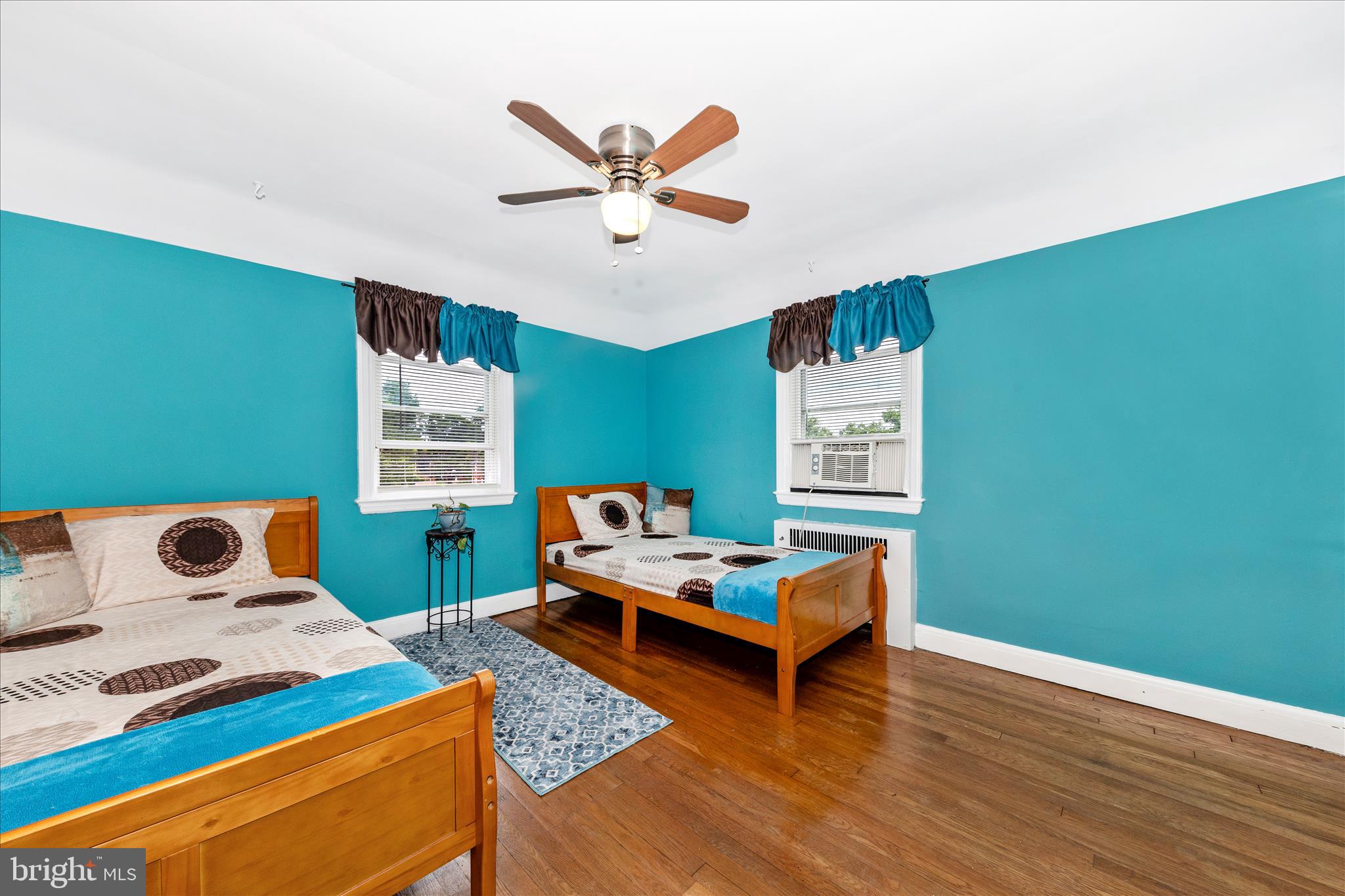 COLONIAL VILLAGE - Residential
