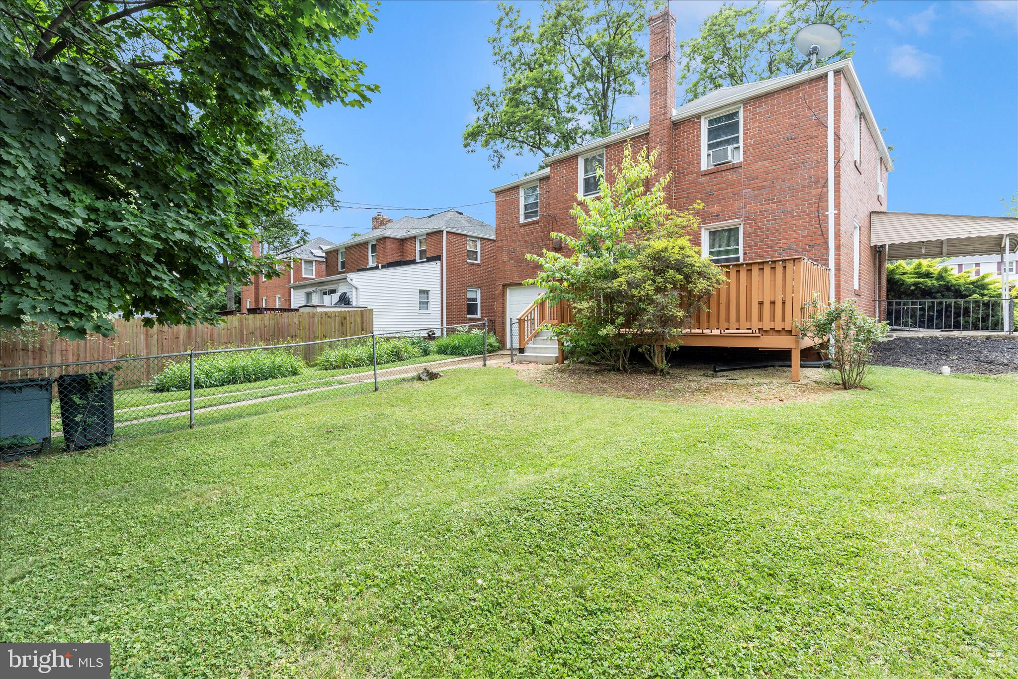 COLONIAL VILLAGE - Residential