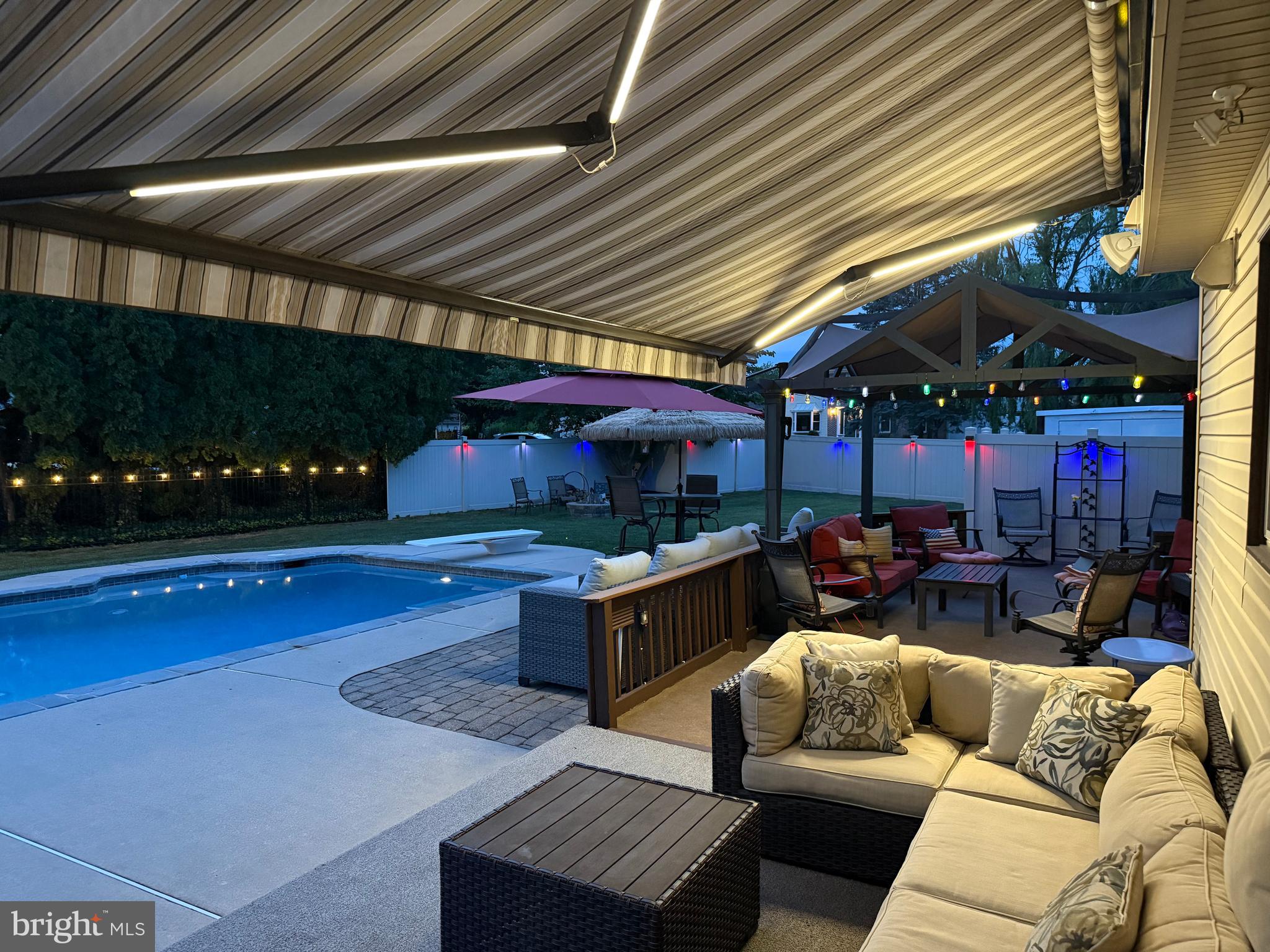 CAMEO WOODS - Residential