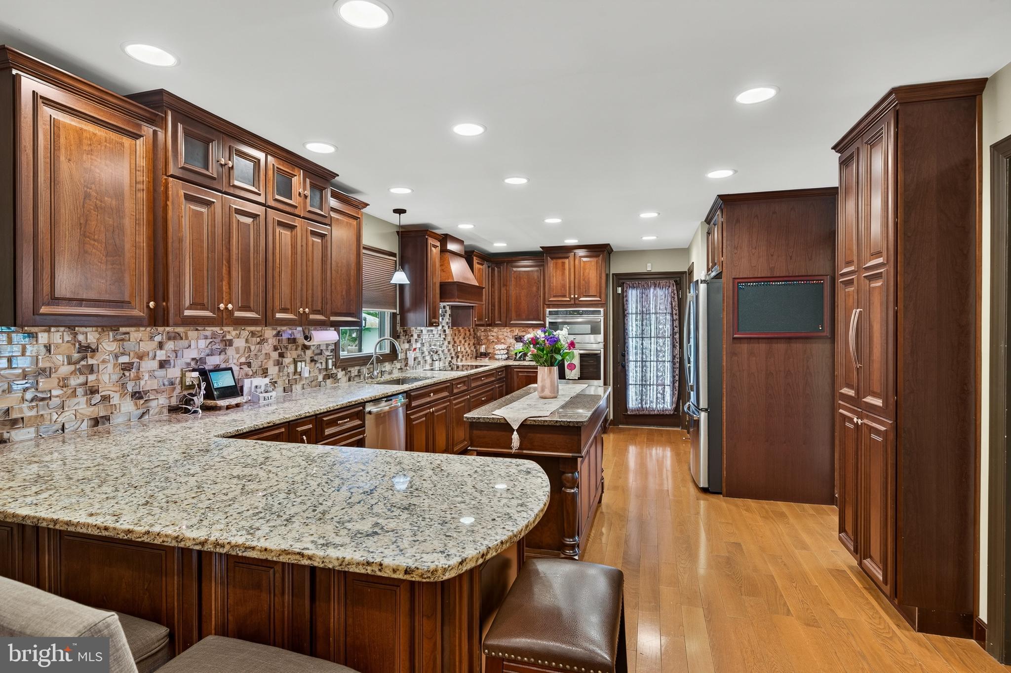 CAMEO WOODS - Residential
