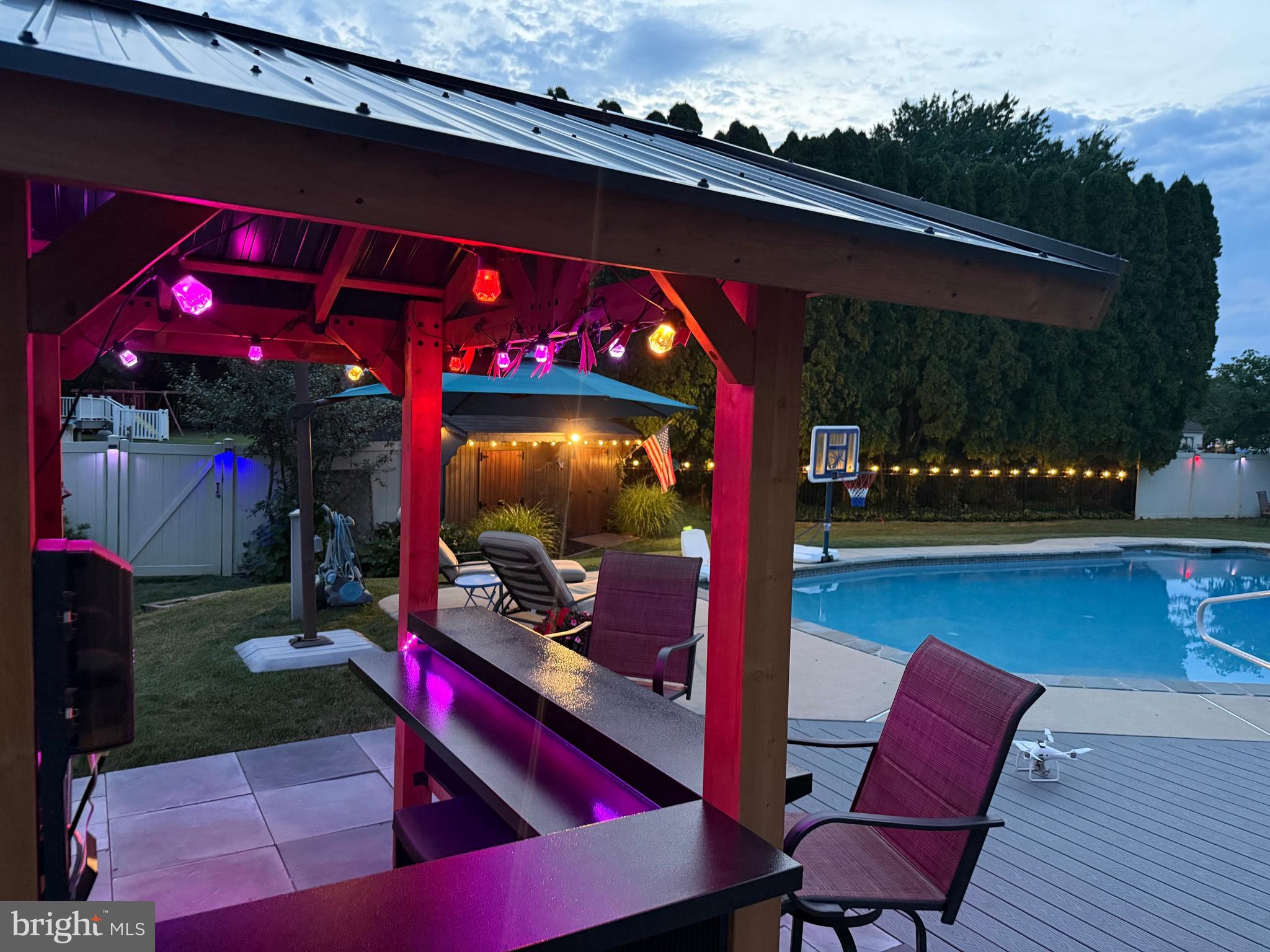CAMEO WOODS - Residential