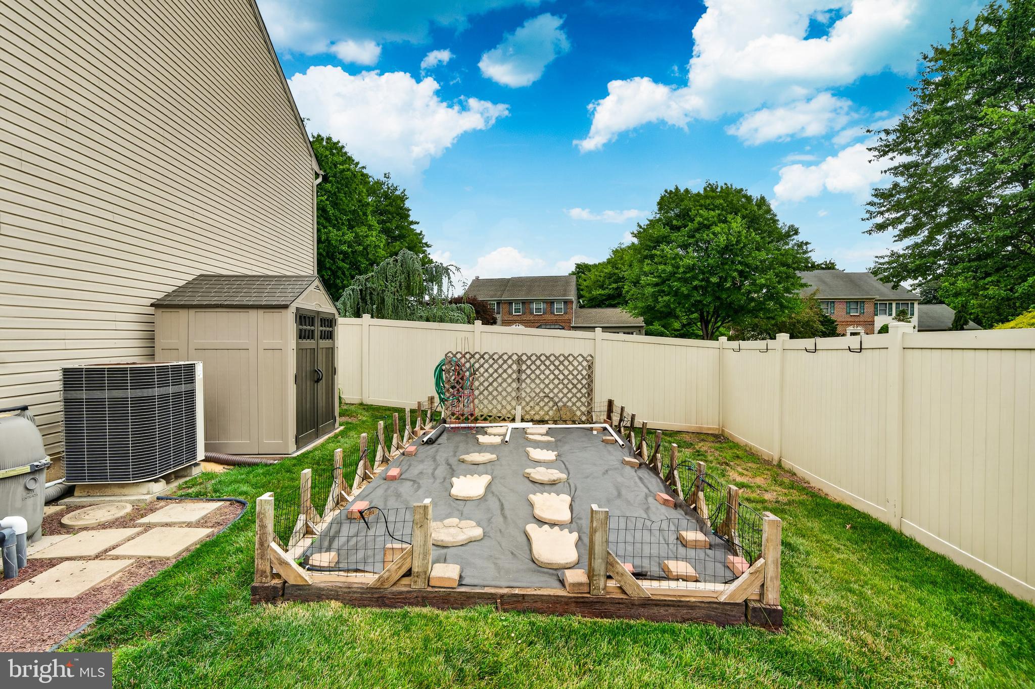 CAMEO WOODS - Residential