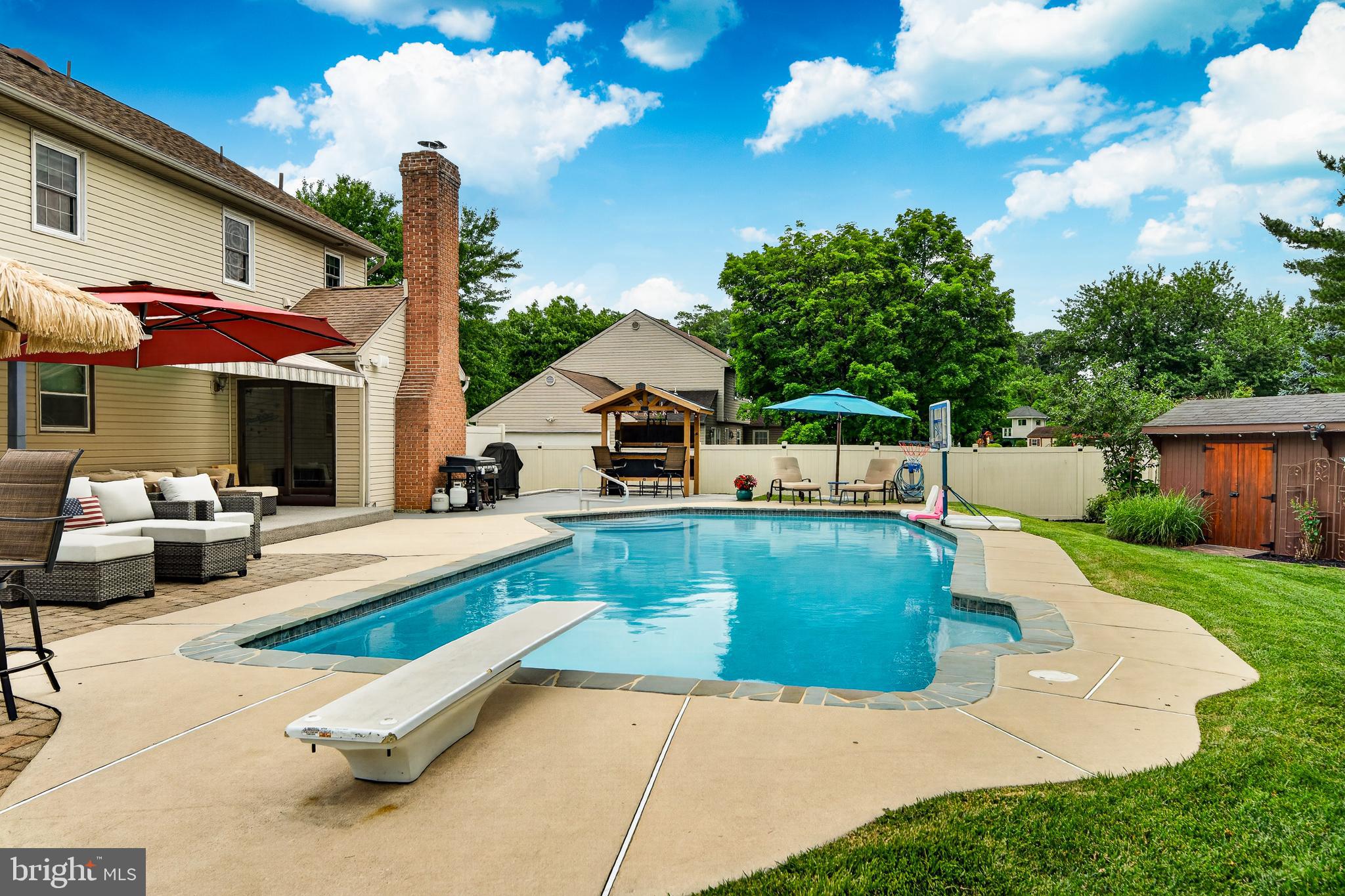 CAMEO WOODS - Residential