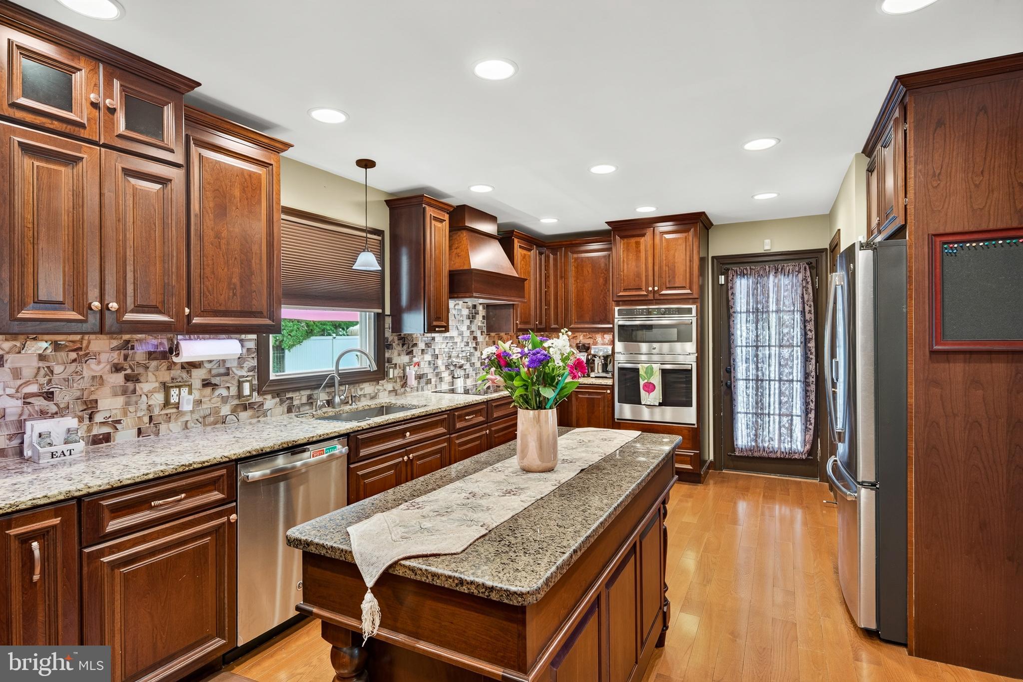 CAMEO WOODS - Residential