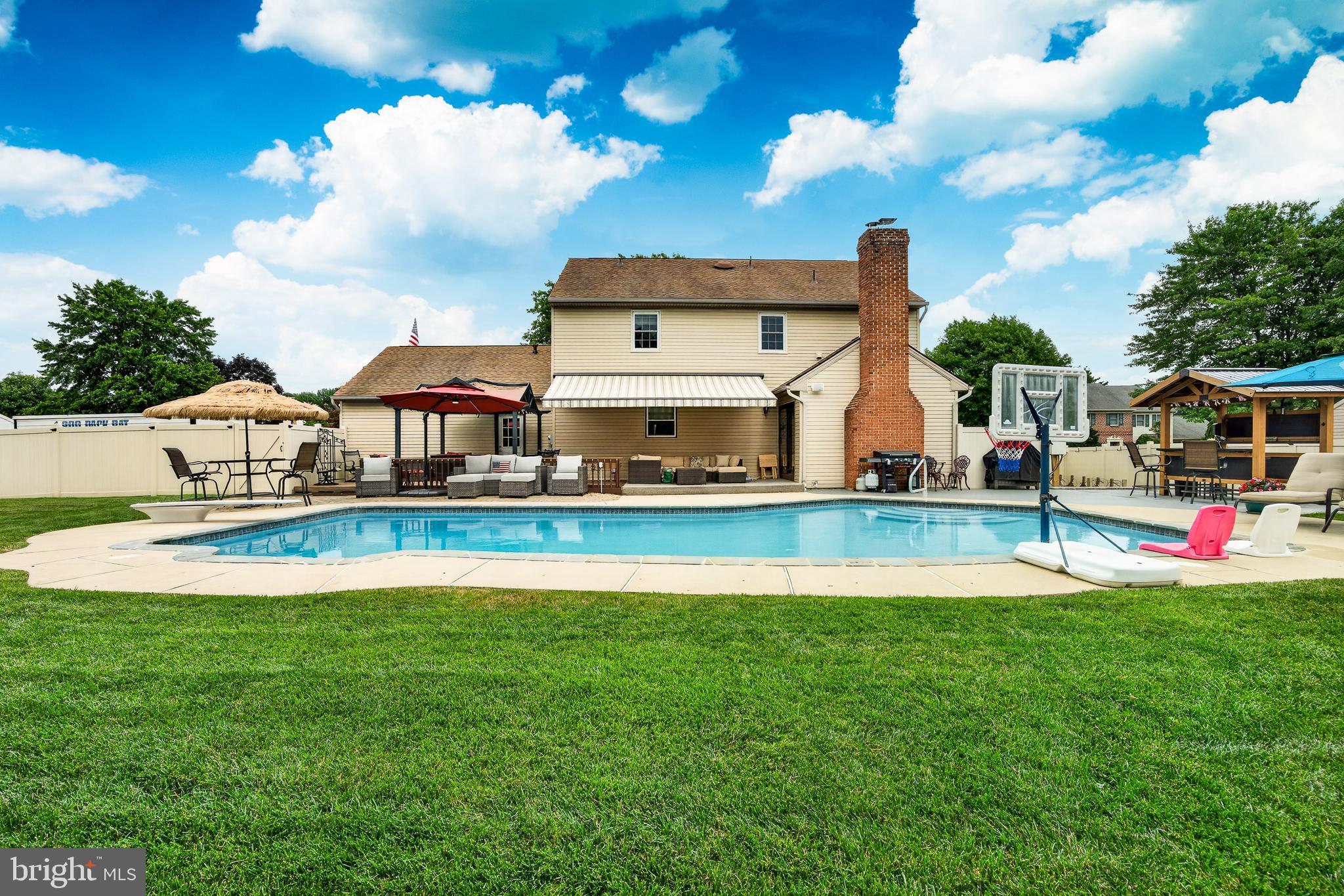 CAMEO WOODS - Residential