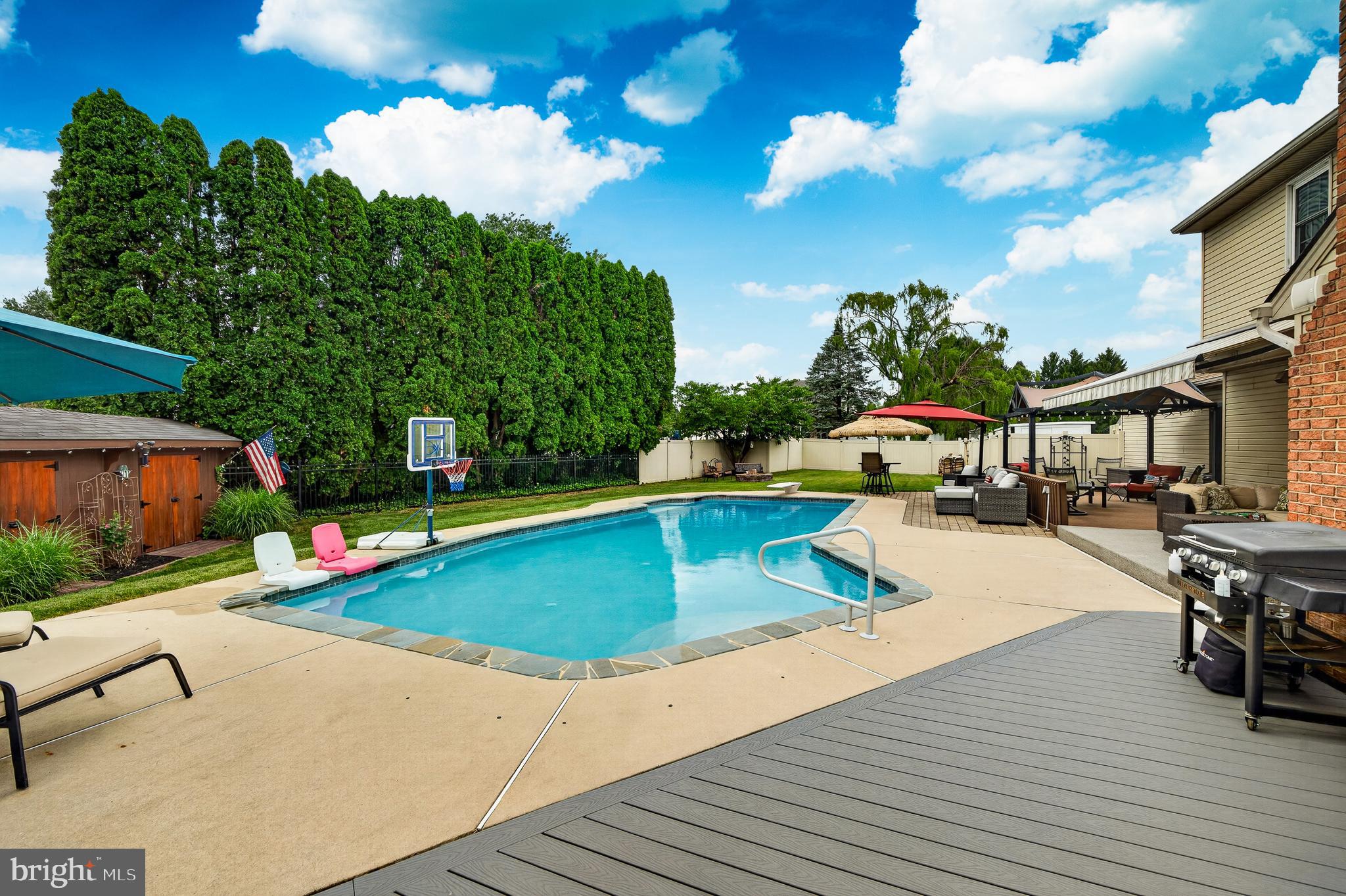 CAMEO WOODS - Residential