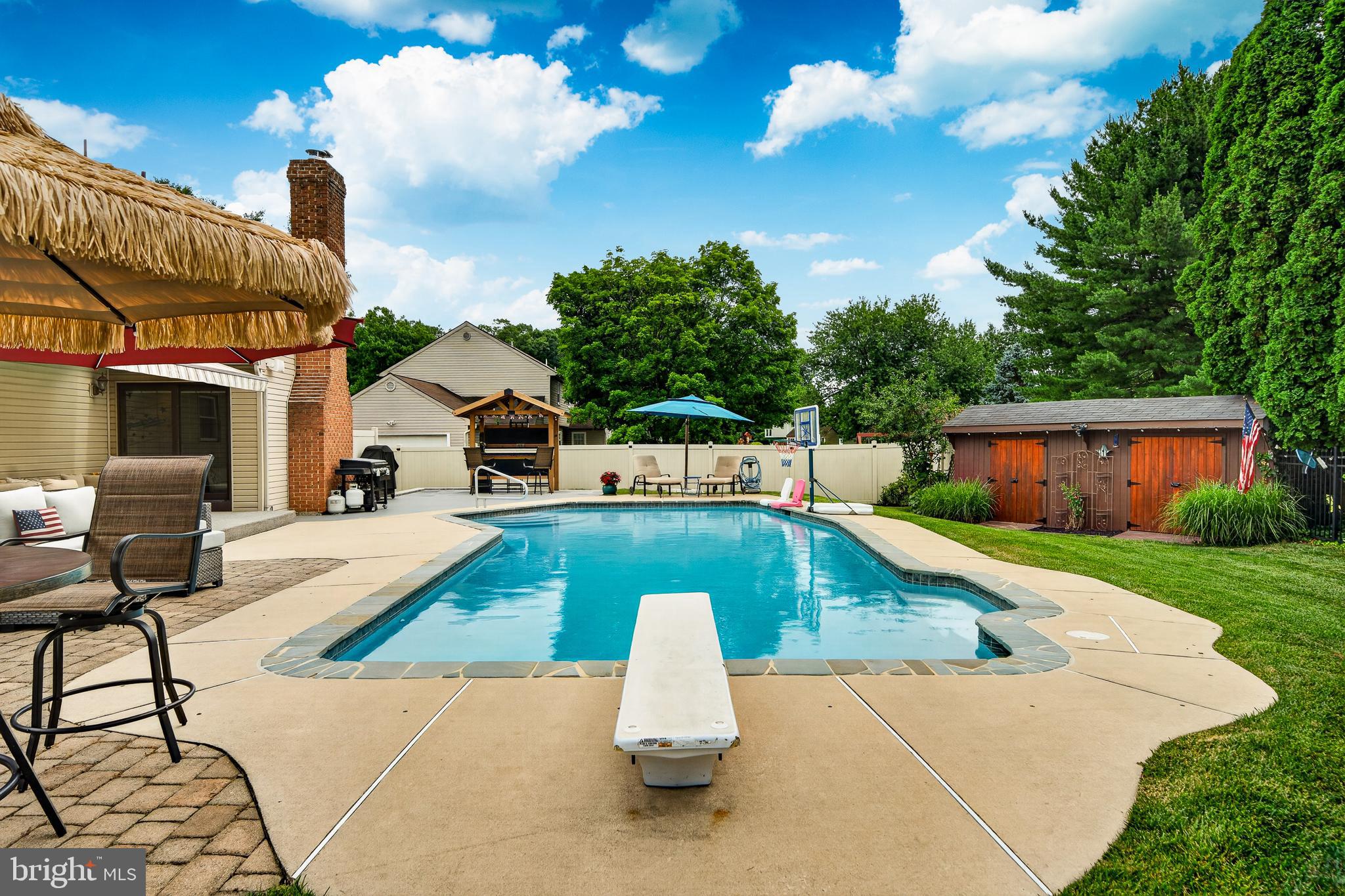 CAMEO WOODS - Residential
