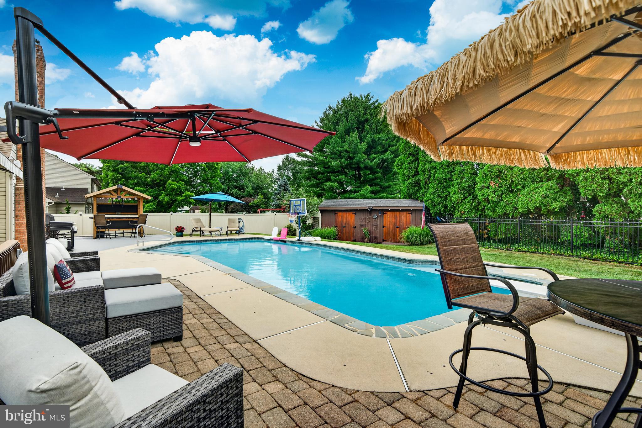 CAMEO WOODS - Residential