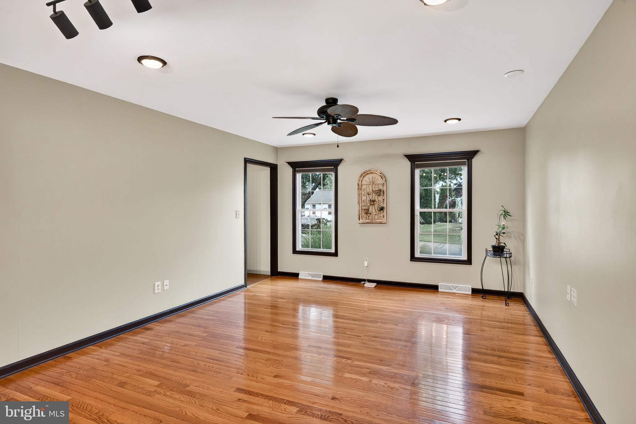 CAMEO WOODS - Residential