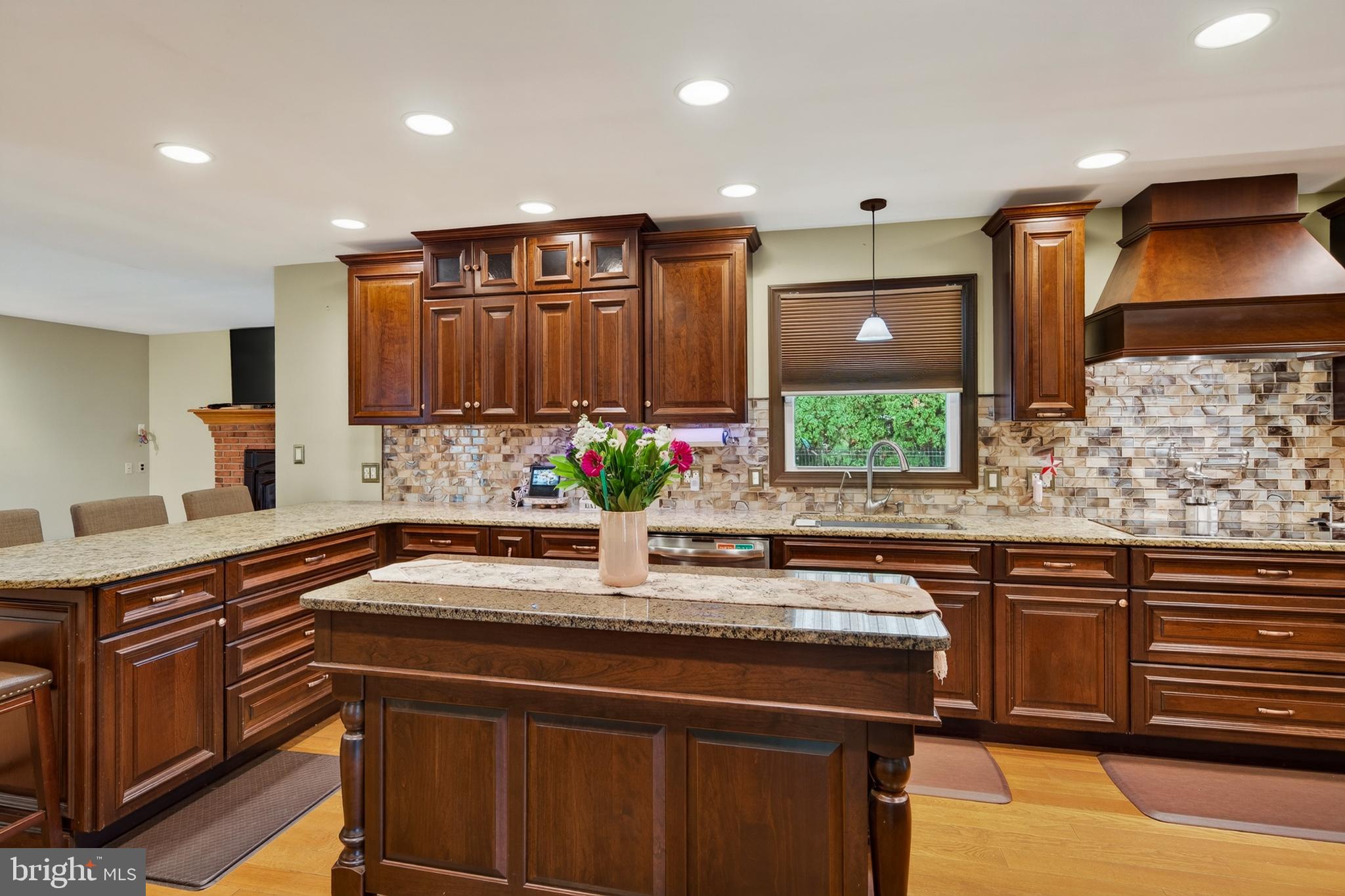 CAMEO WOODS - Residential