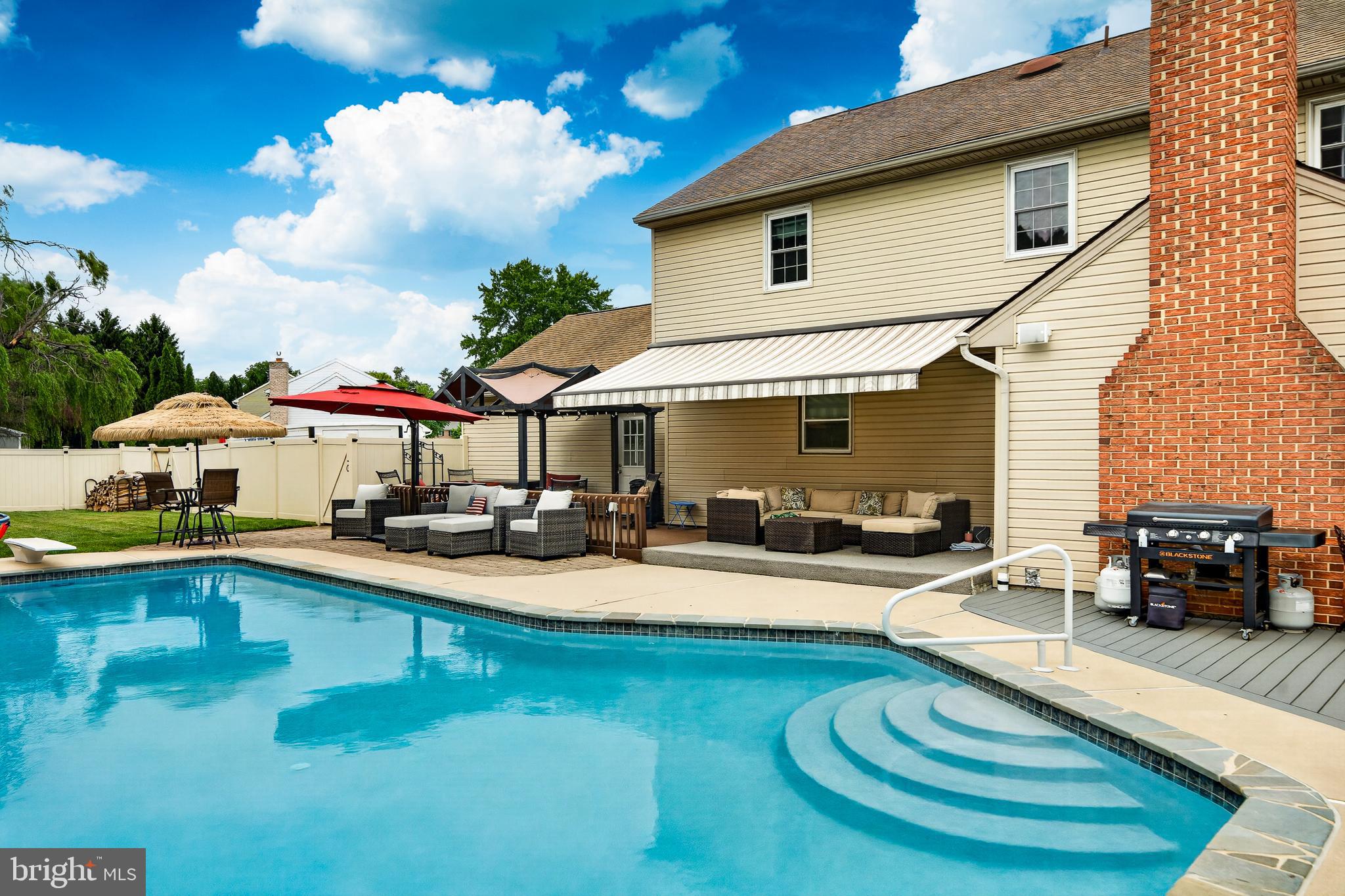 CAMEO WOODS - Residential