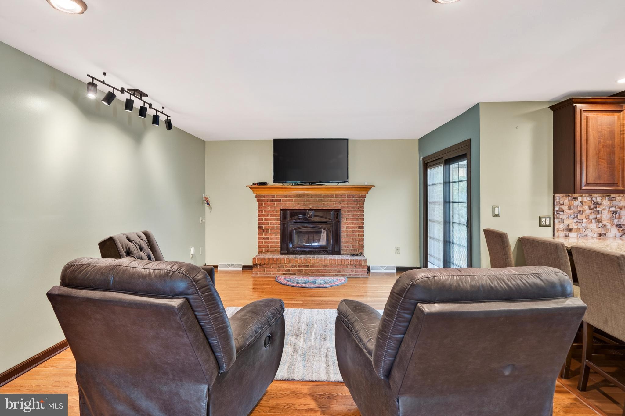 CAMEO WOODS - Residential