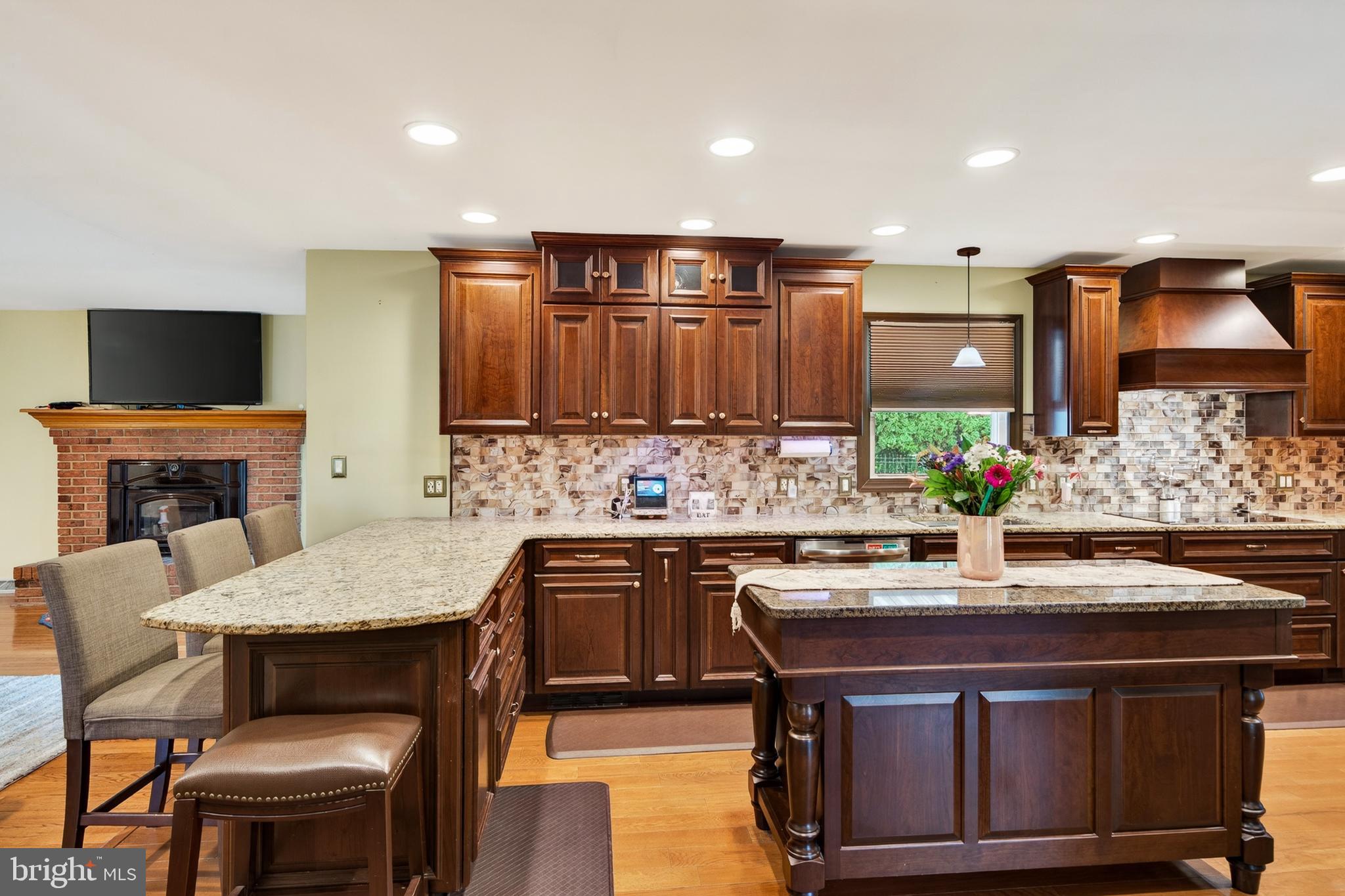 CAMEO WOODS - Residential