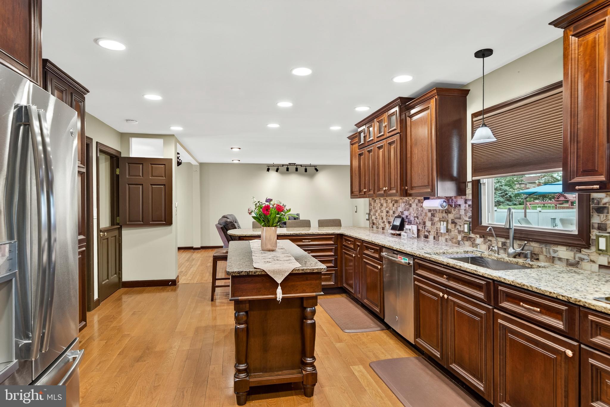 CAMEO WOODS - Residential