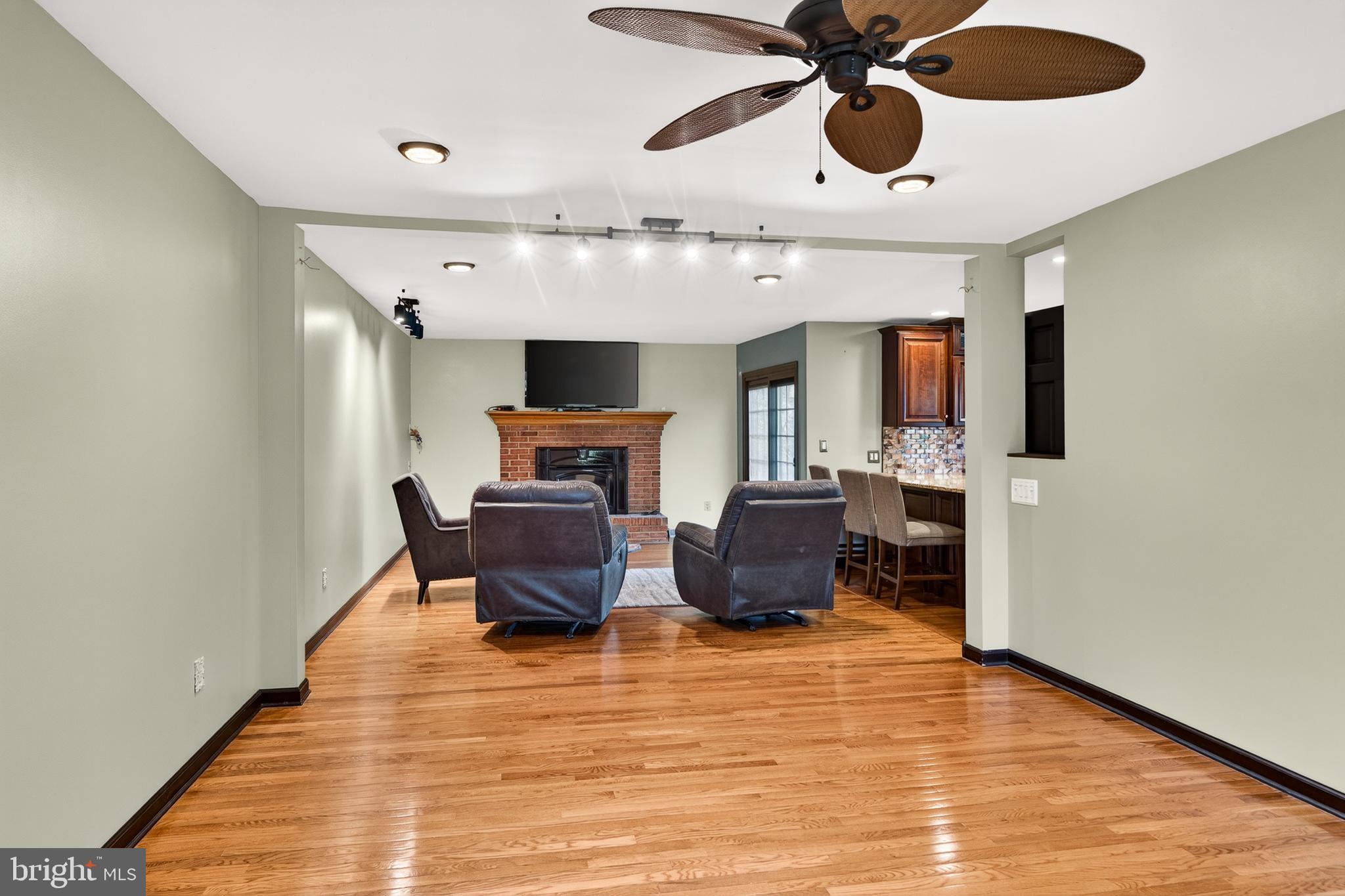 CAMEO WOODS - Residential