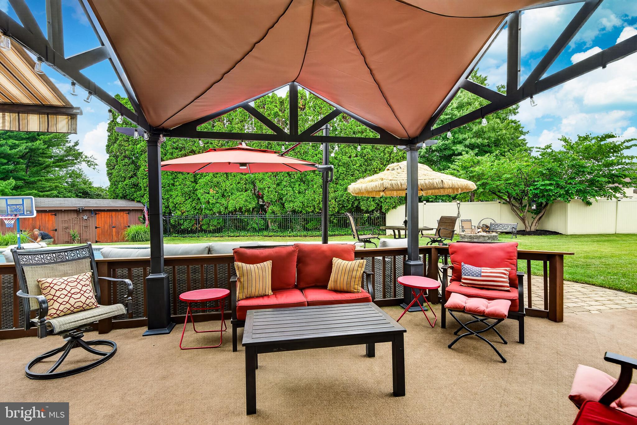 CAMEO WOODS - Residential