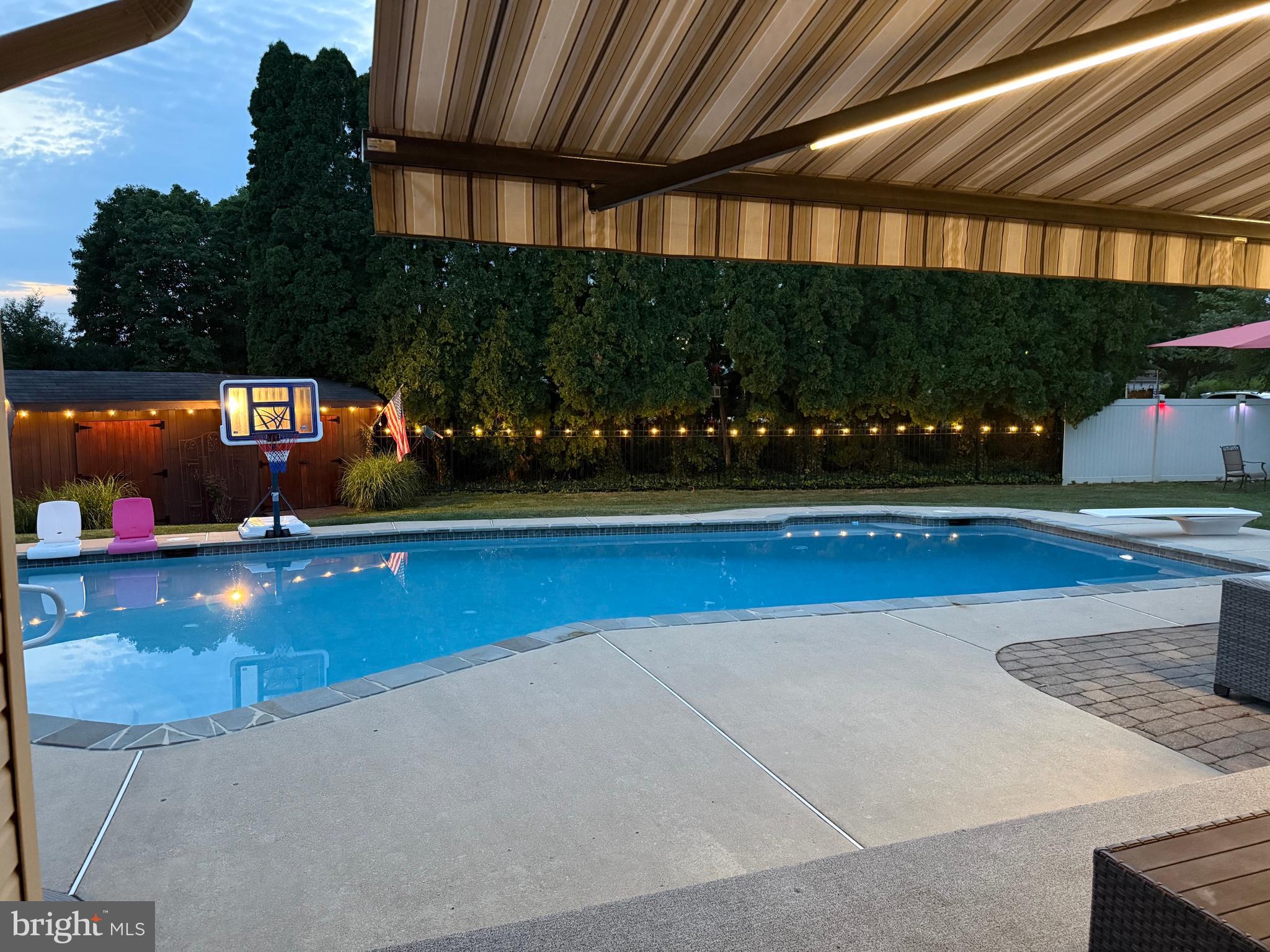 CAMEO WOODS - Residential