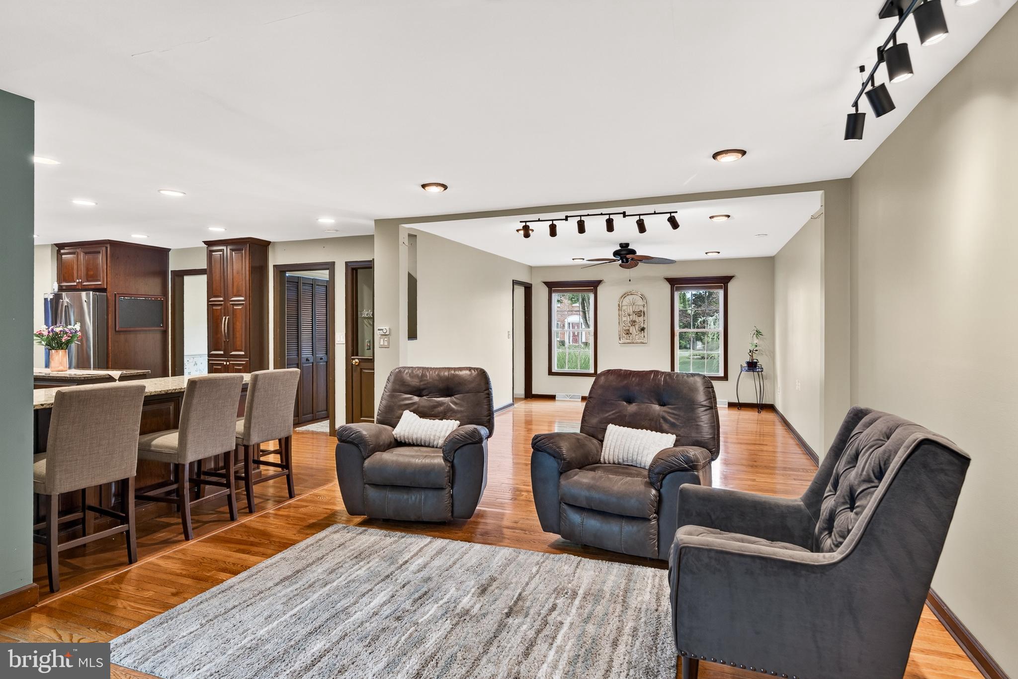 CAMEO WOODS - Residential