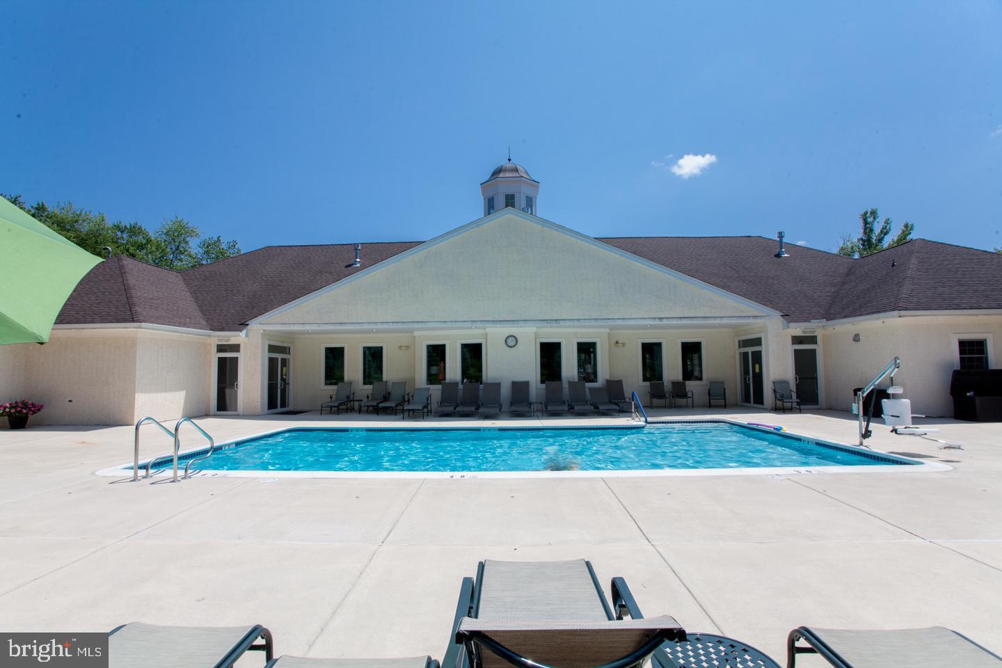 MERIDIAN VALLEY SQ - Residential