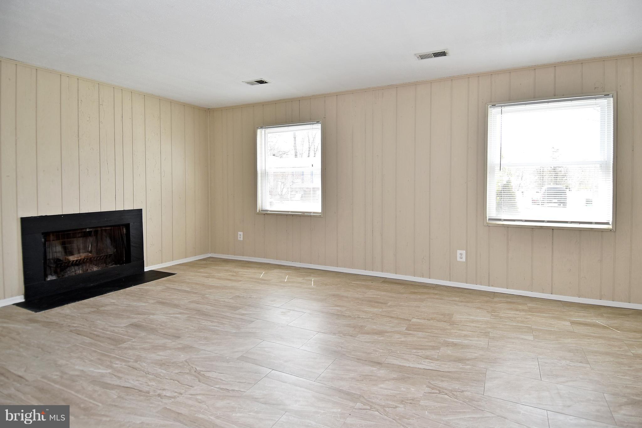 LAURELTON - Residential Lease