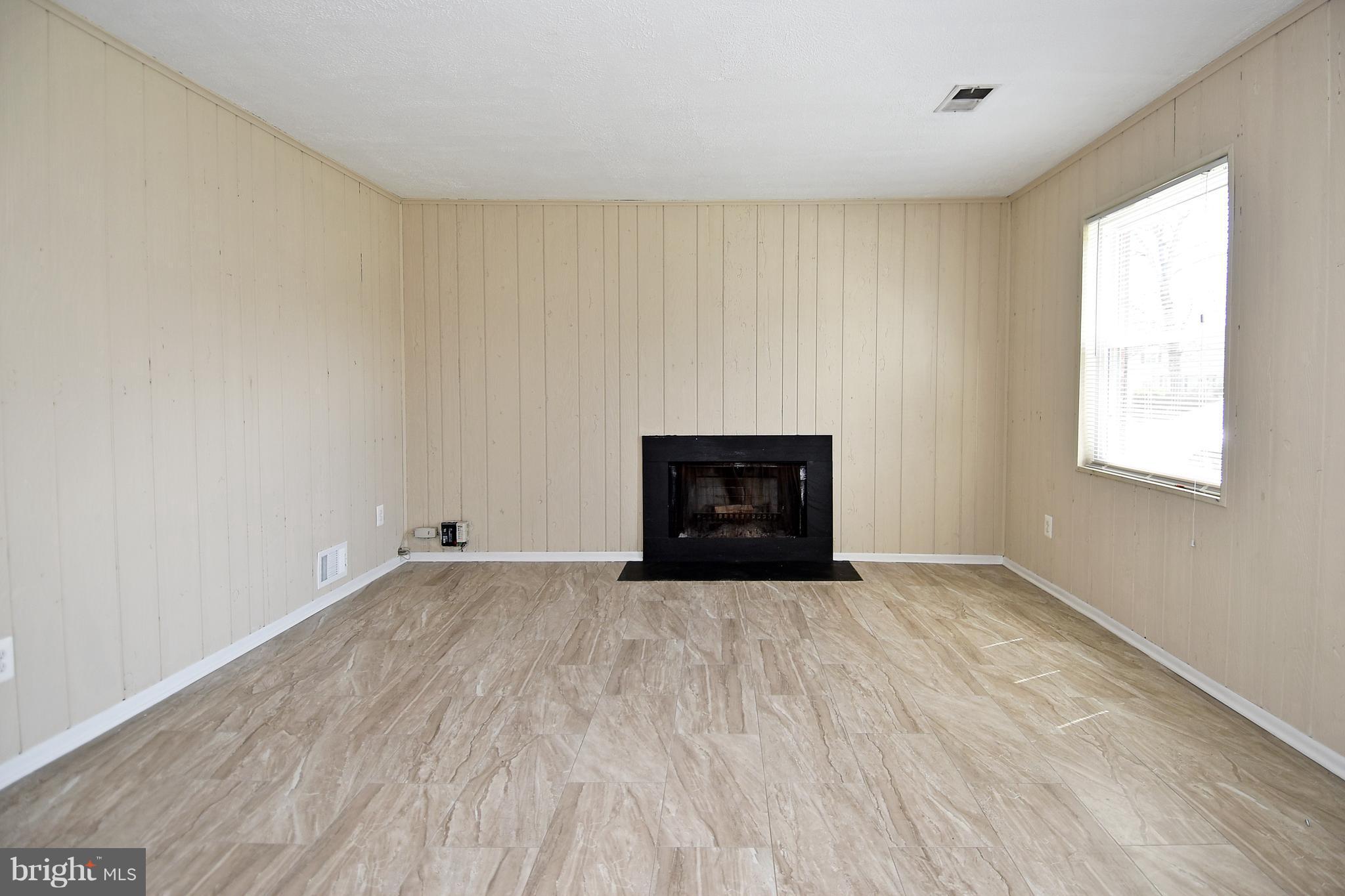 LAURELTON - Residential Lease