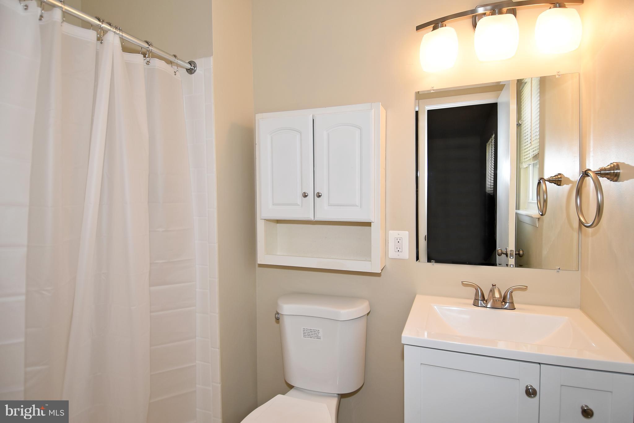 LAURELTON - Residential Lease
