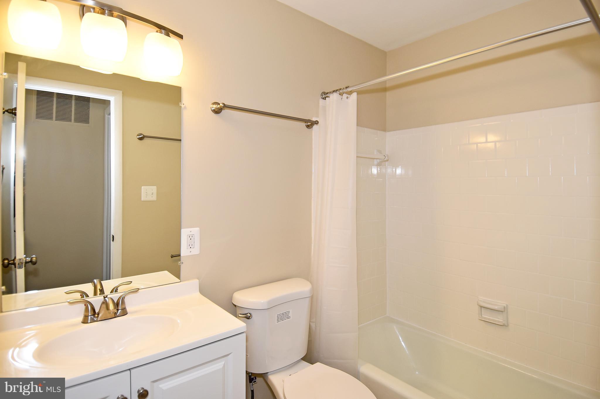 LAURELTON - Residential Lease