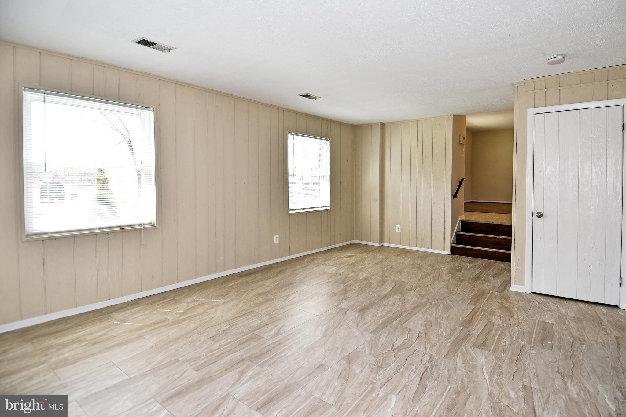 LAURELTON - Residential Lease