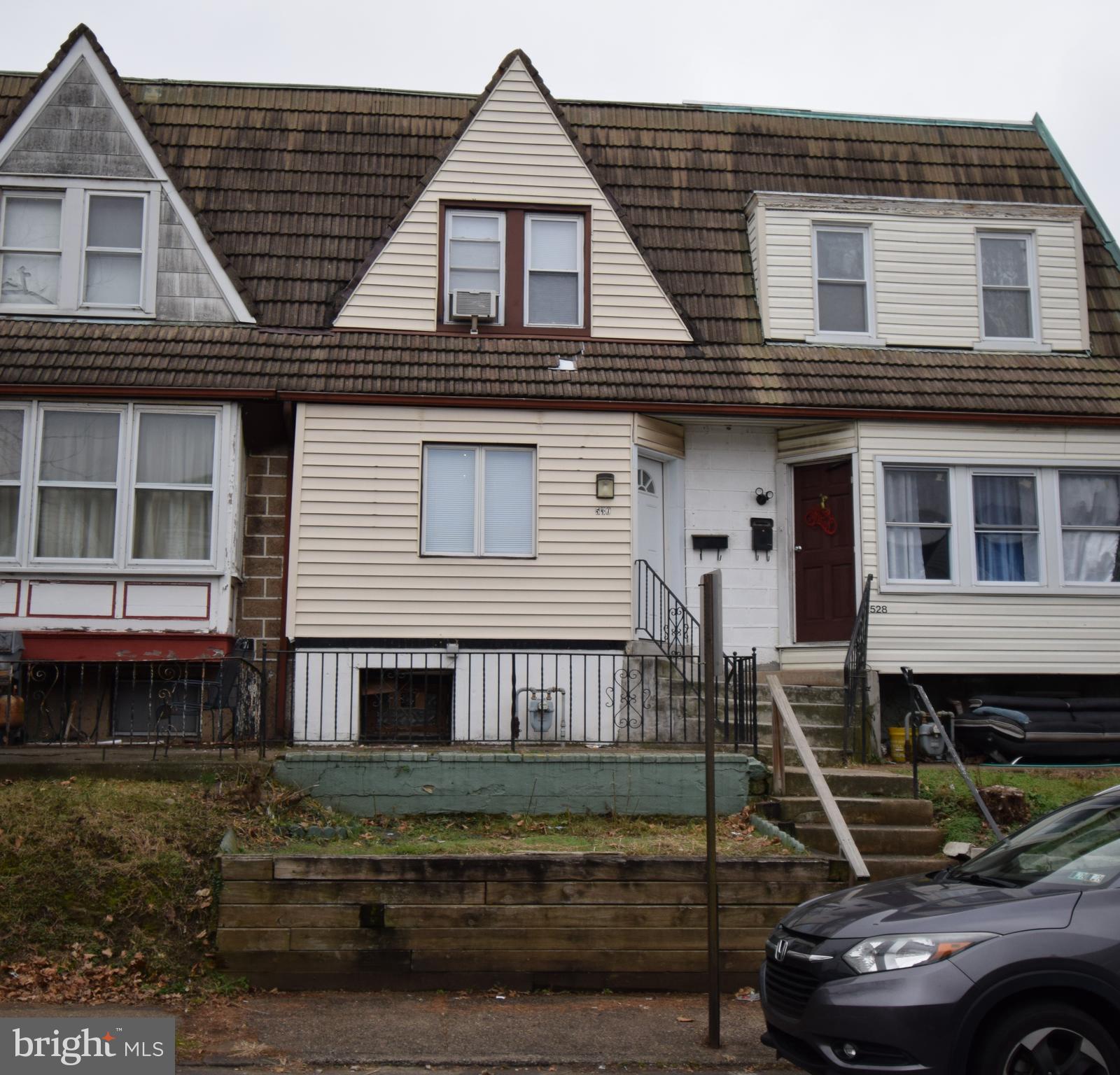 Welcome to wonderful house in Stonehurst neighborhood in Upper Darby. The whole house is renovated and painted. New surface in first and second floors. Kitchen is remodeled with granite countertop and new cabinet. Bathroom is remodeled. Do not miss it.