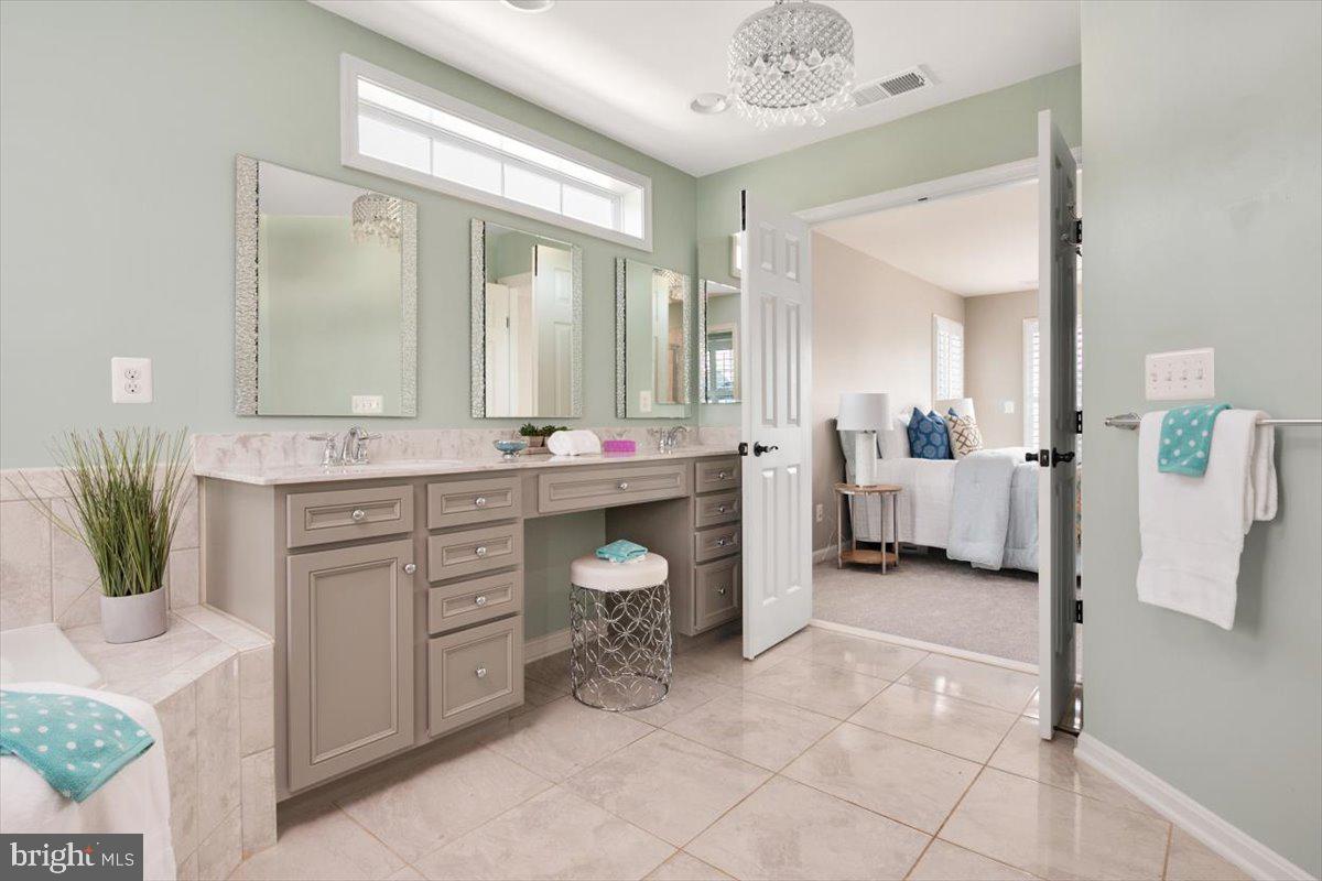 NORTH BROOK - Residential