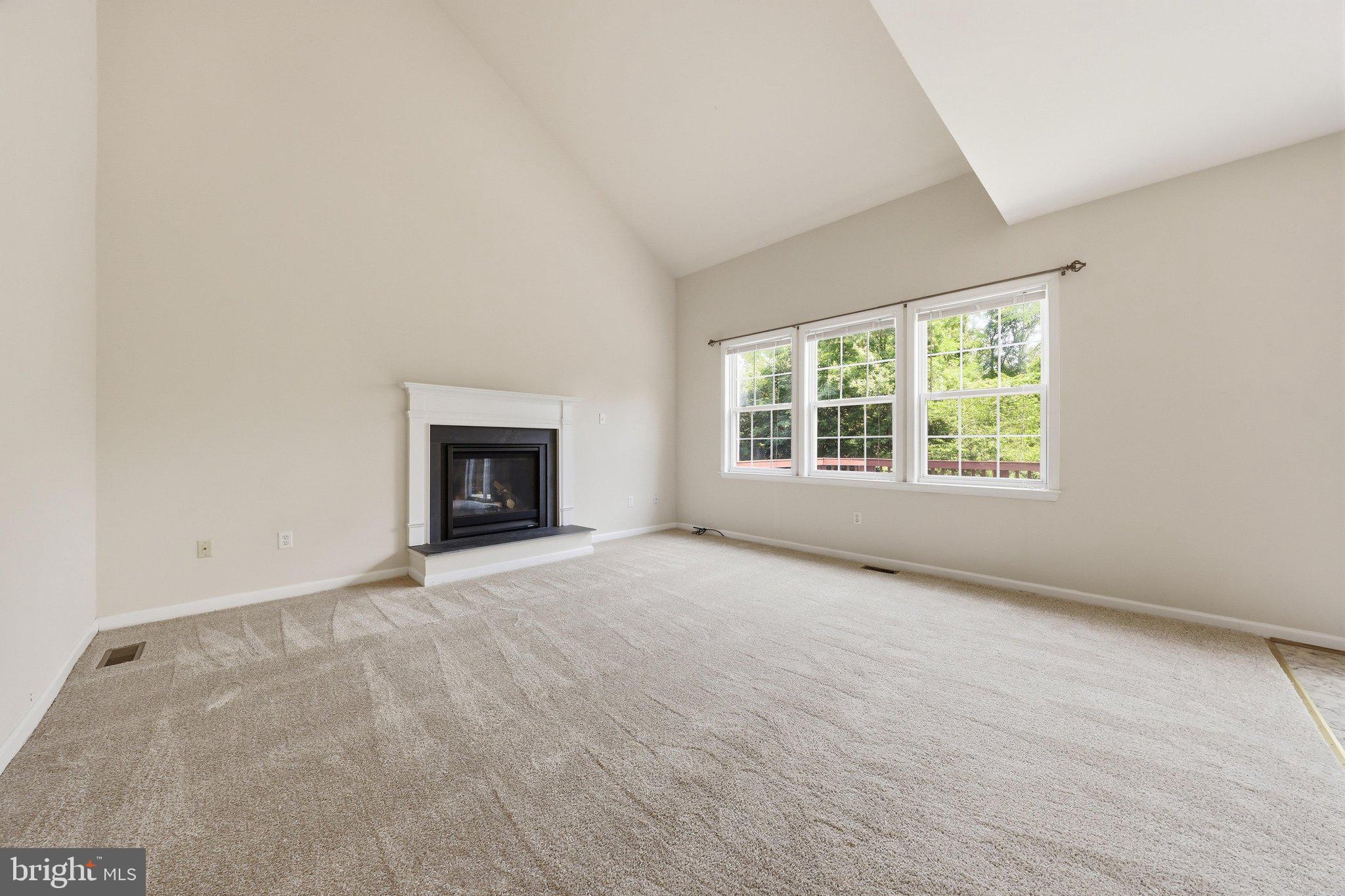 HUNTERS KNOLL - Residential