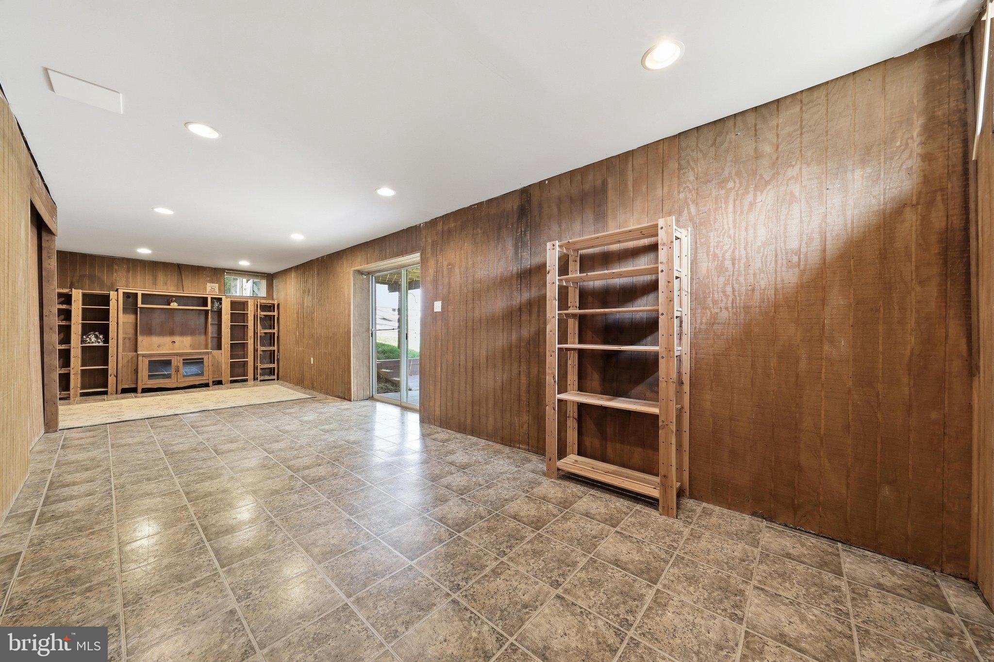 HUNTERS KNOLL - Residential