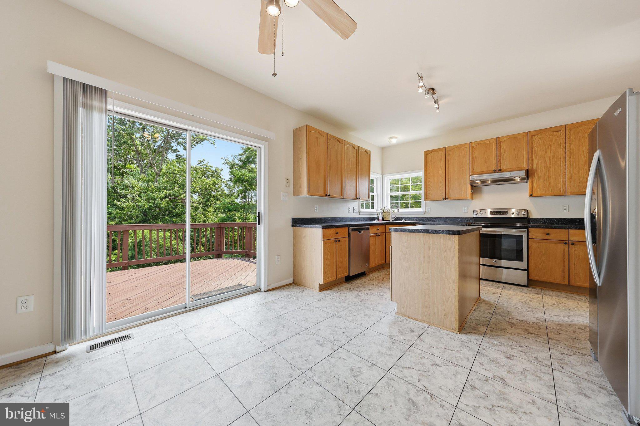 HUNTERS KNOLL - Residential