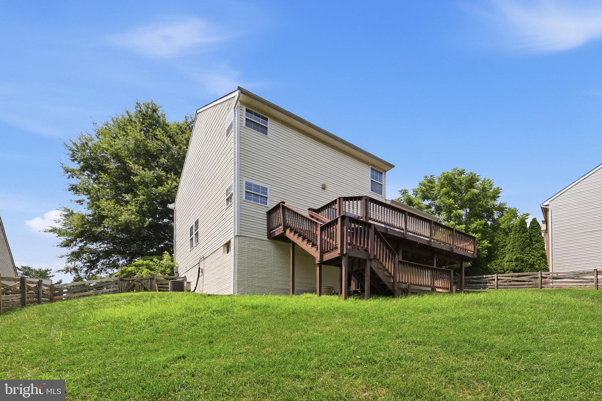 HUNTERS KNOLL - Residential