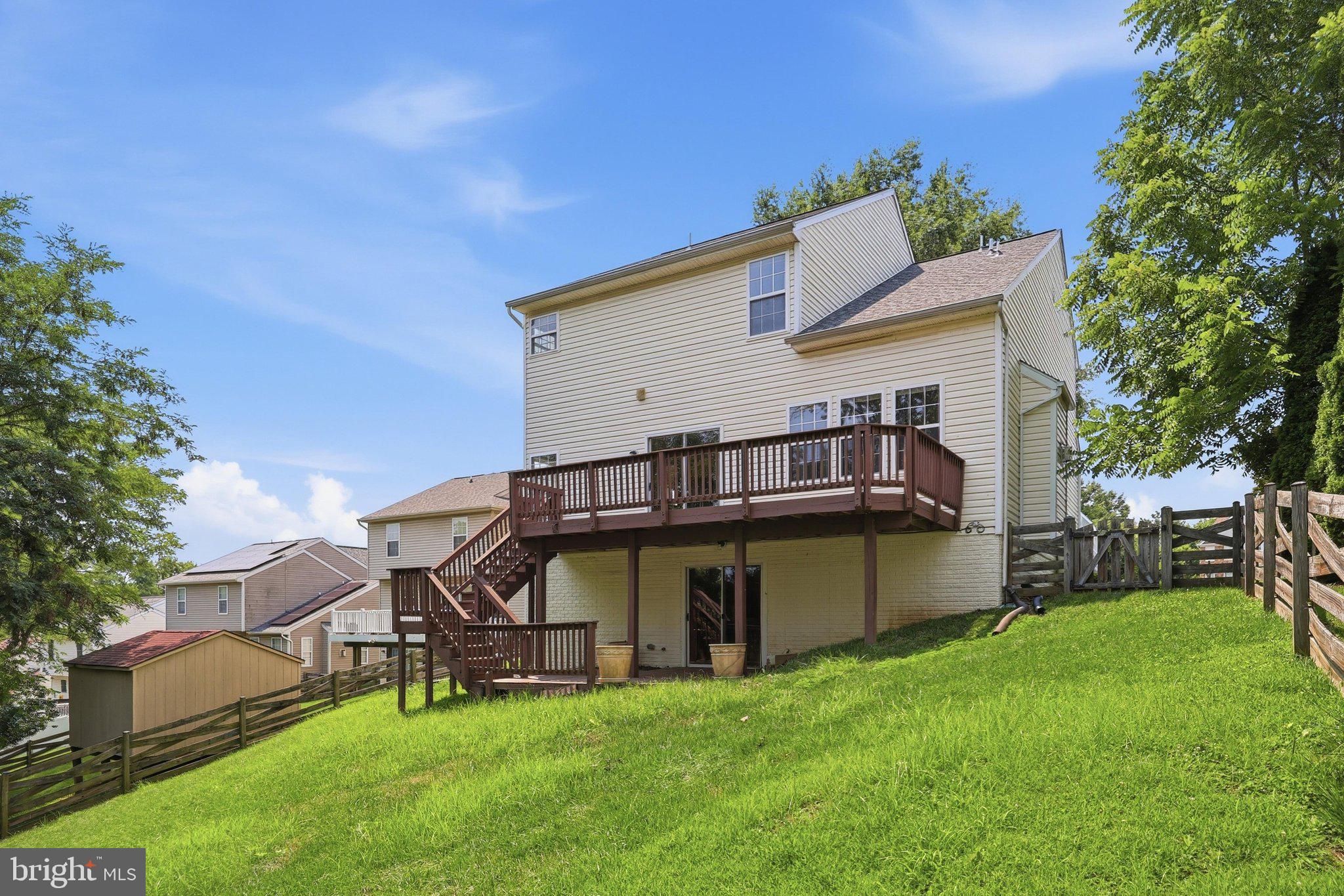 HUNTERS KNOLL - Residential