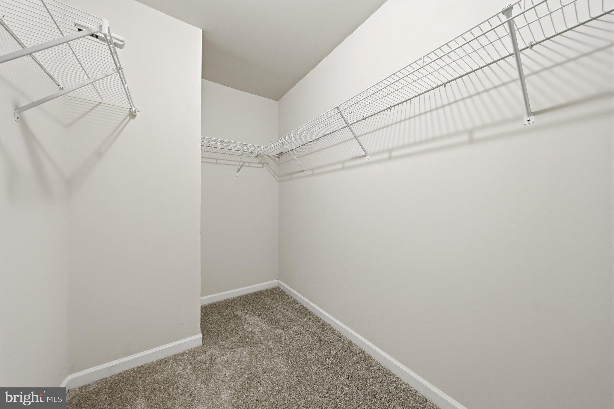 HUNTERS KNOLL - Residential