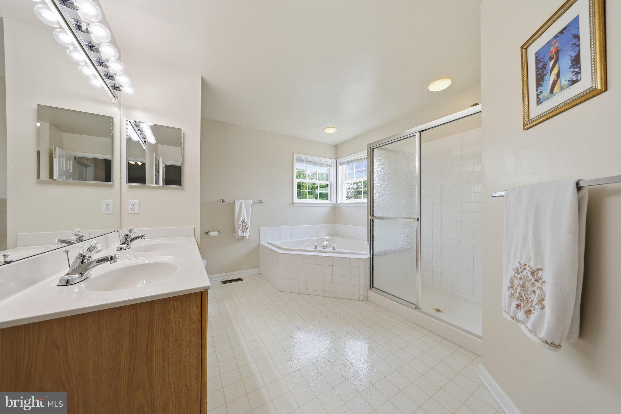 HUNTERS KNOLL - Residential