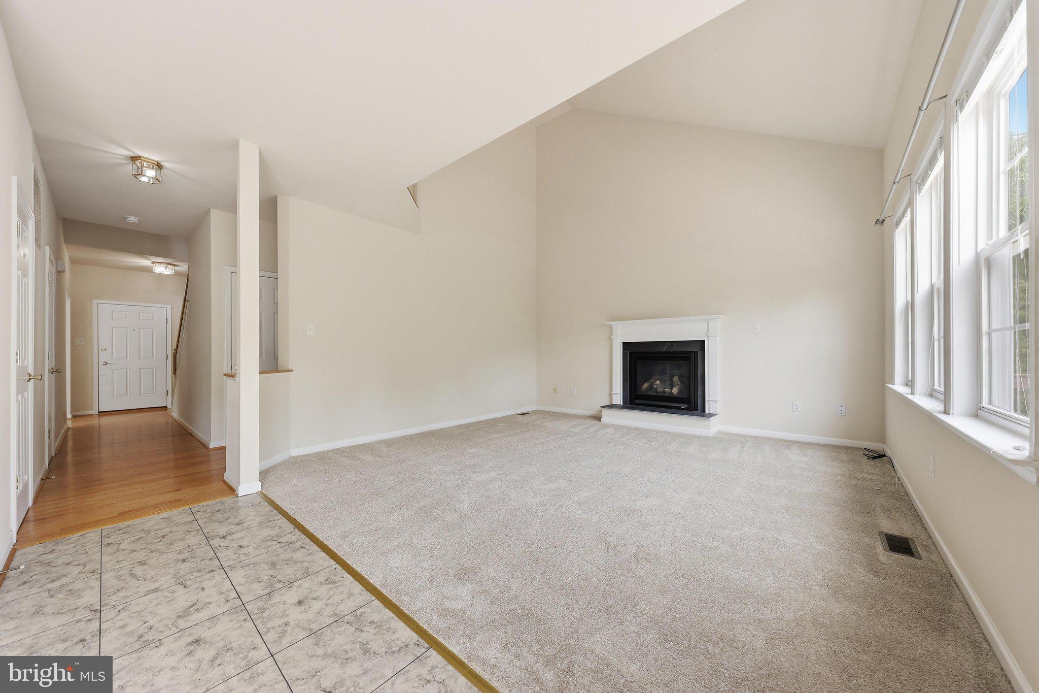 HUNTERS KNOLL - Residential