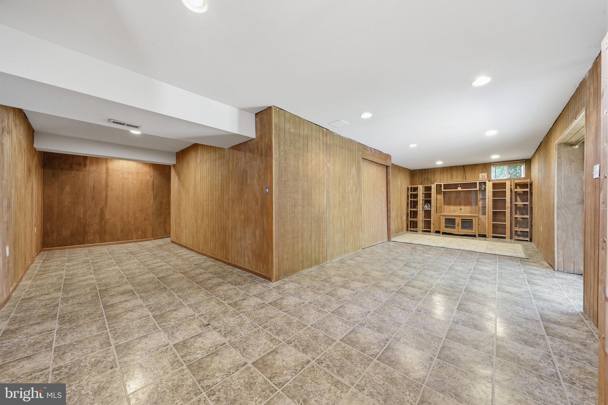 HUNTERS KNOLL - Residential
