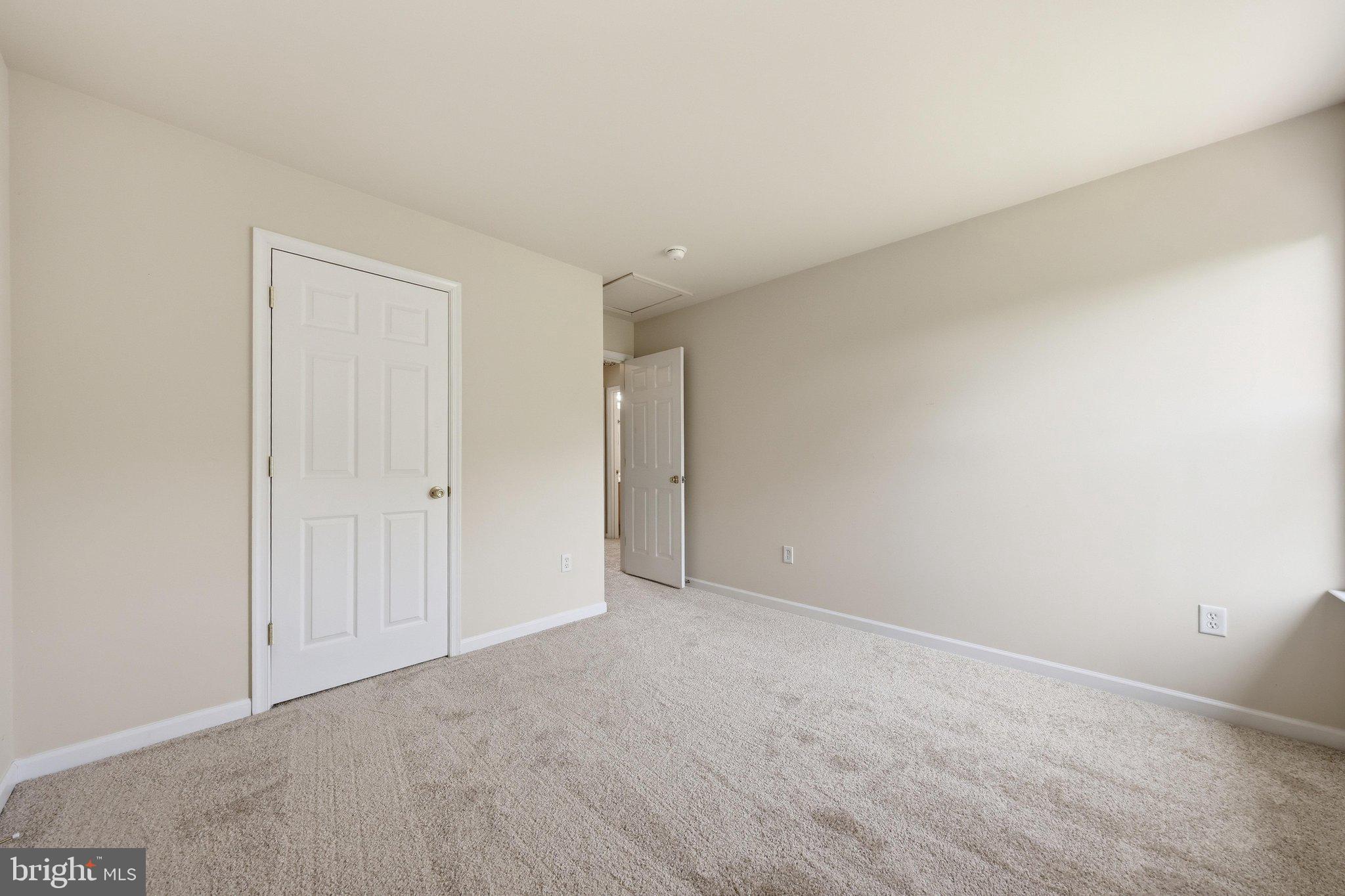 HUNTERS KNOLL - Residential