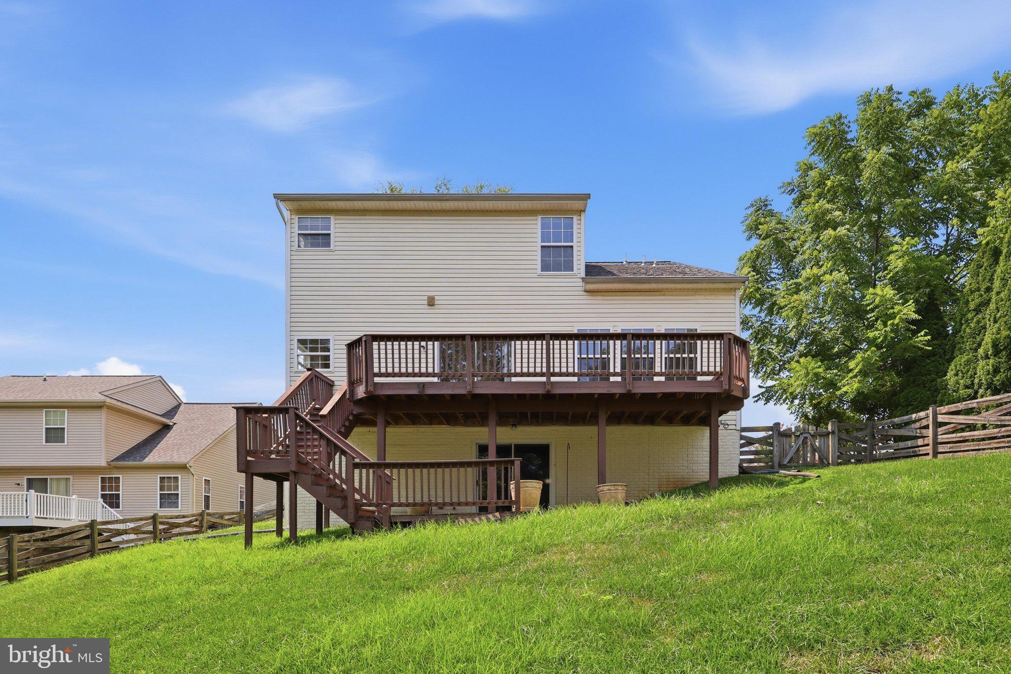 HUNTERS KNOLL - Residential