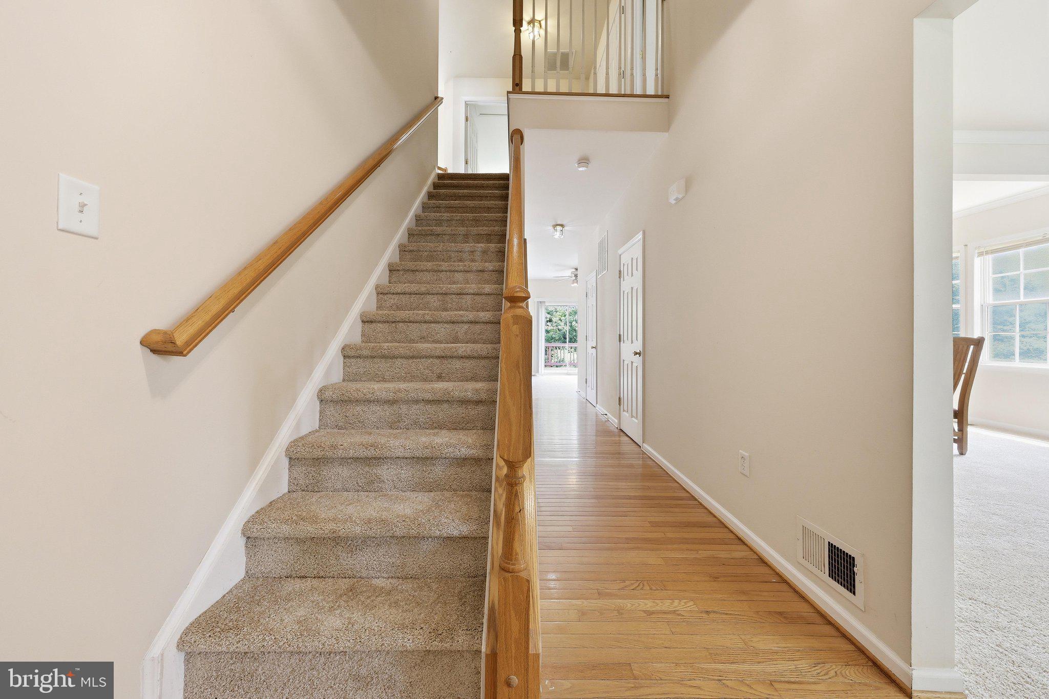 HUNTERS KNOLL - Residential